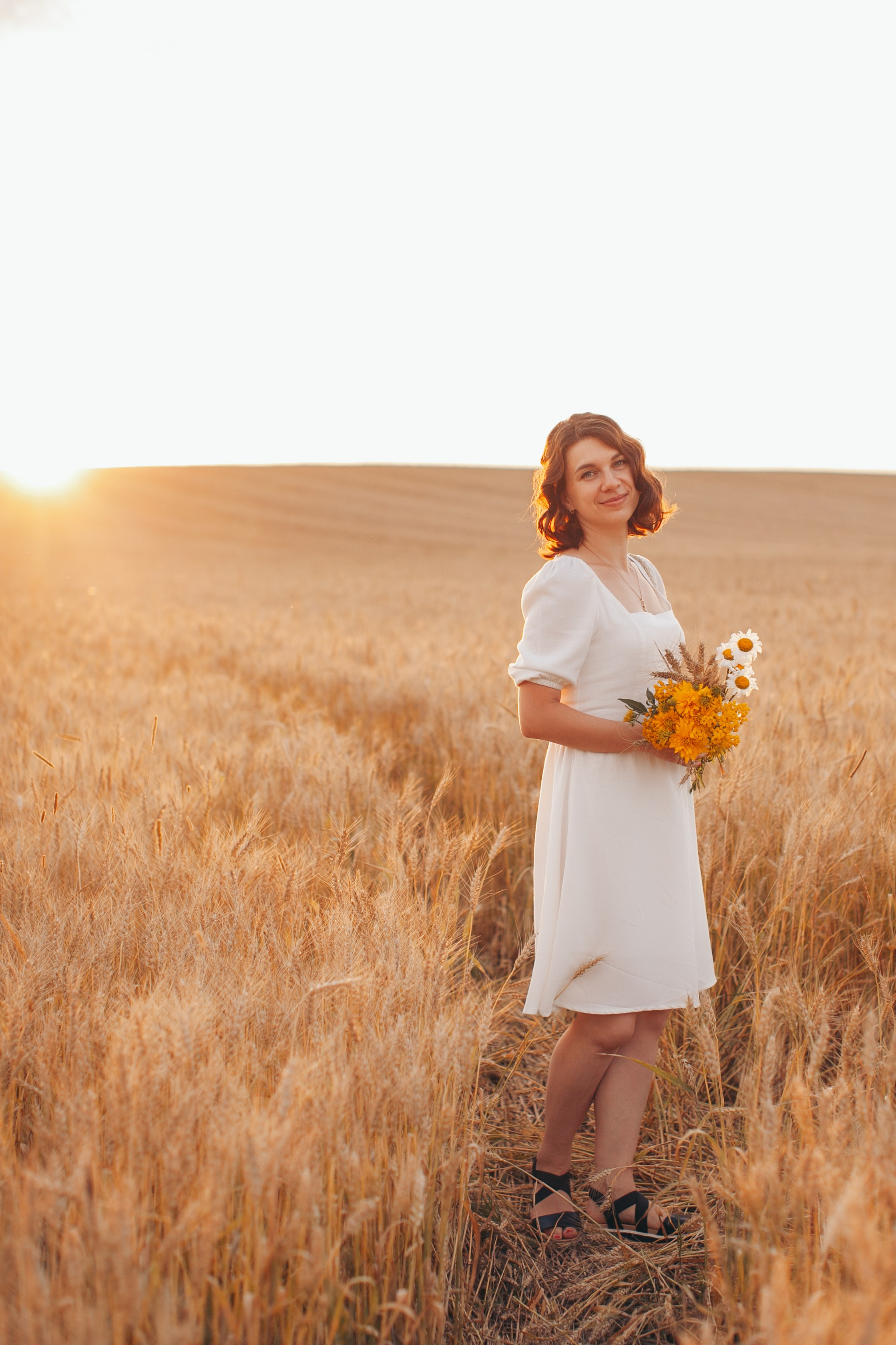 Семейная фотосессия в поле на закате. Фотограф Ольга Ефремова