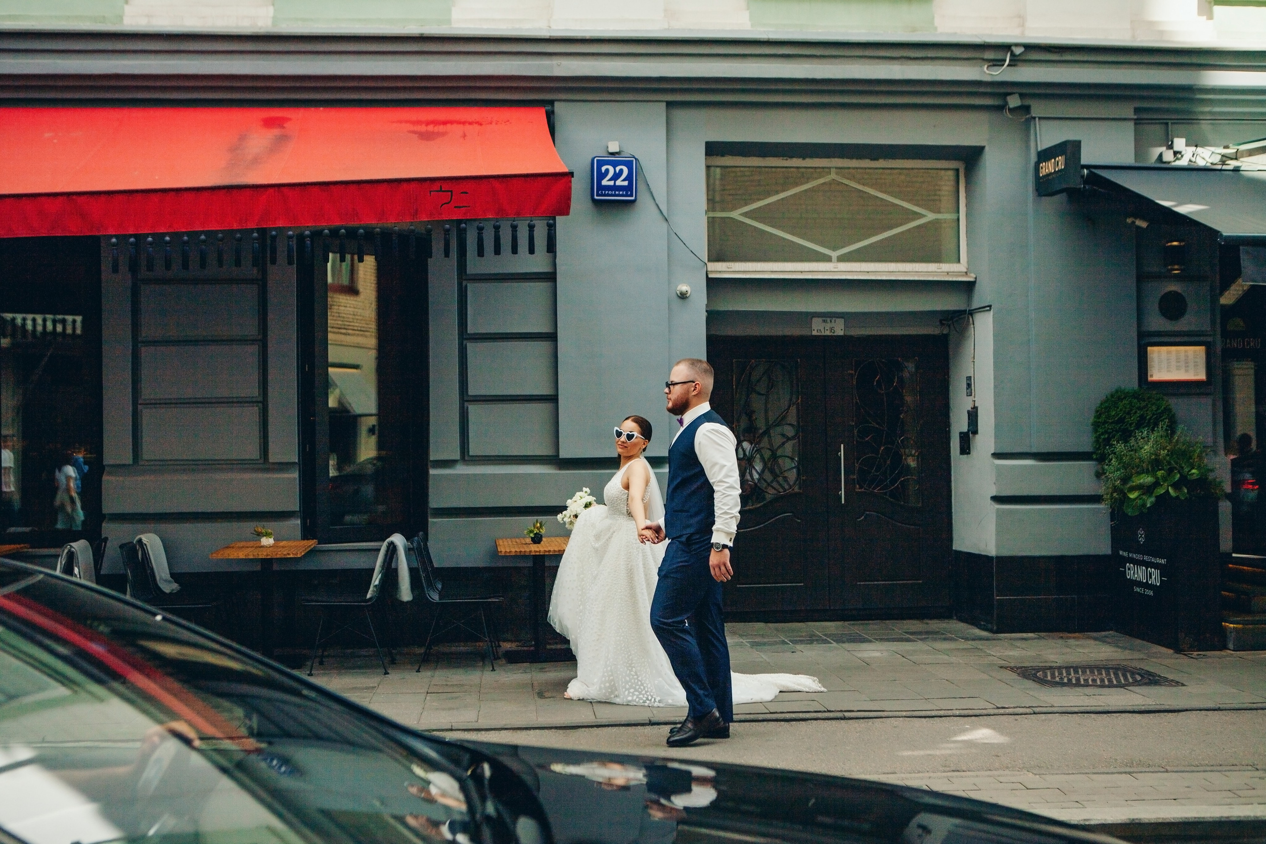 Свадебная фотосессия в отеле hartwell hotel и на патриарших прудах. Фотограф Ольга Ефремова