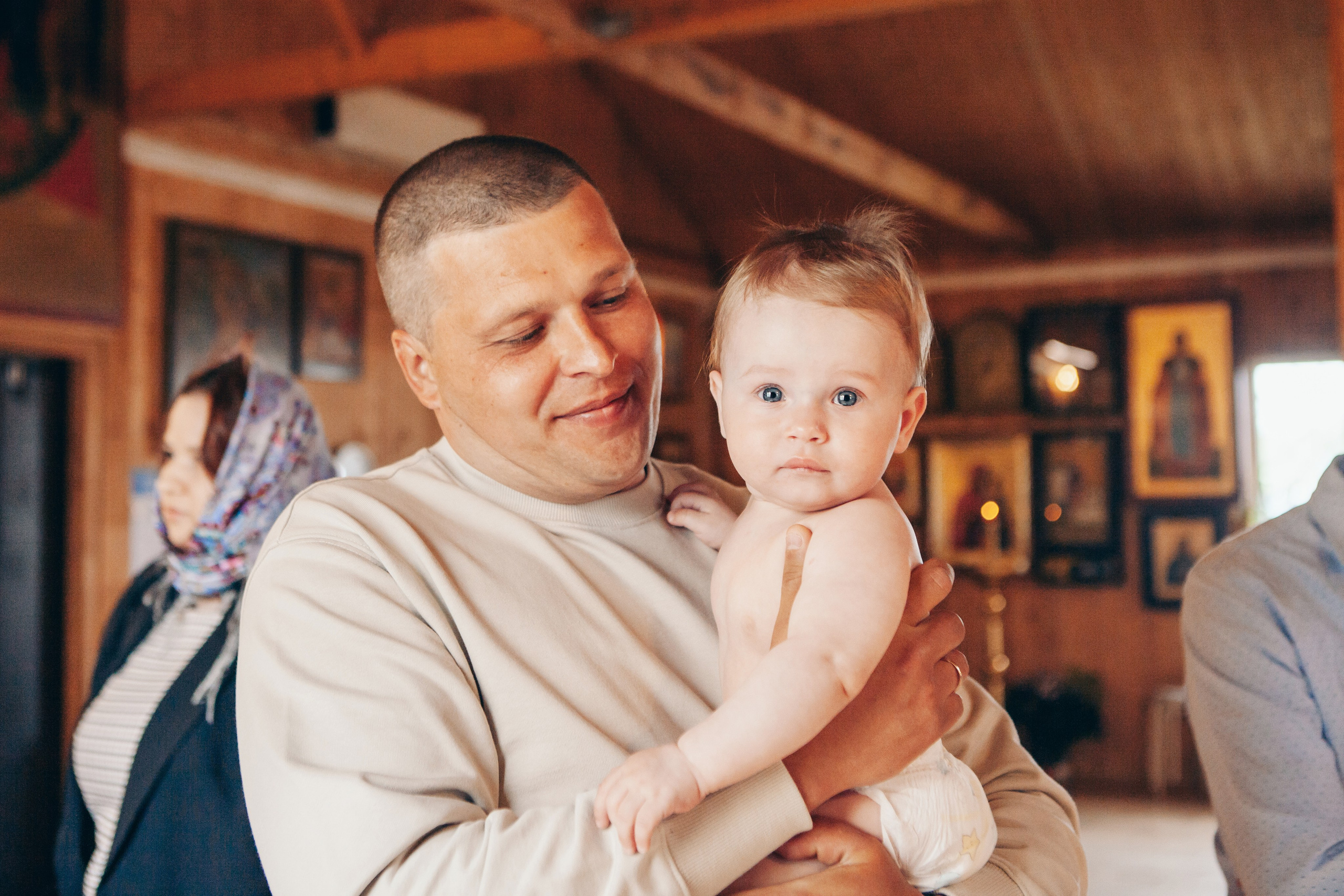 Крещение ребенка в церкви в москве. Фотограф Ольга Ефремова