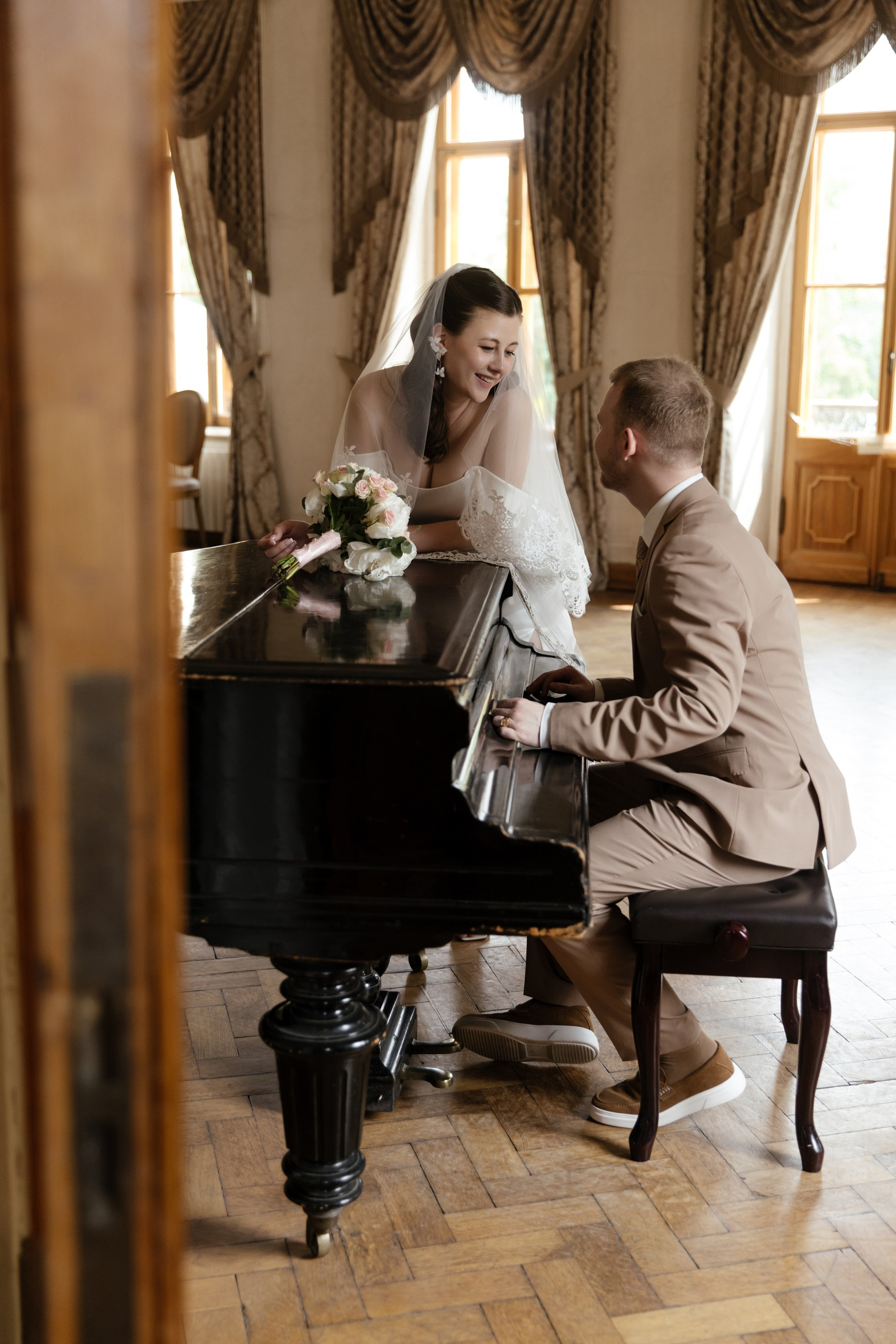 Марина и Артем — Пушкинская Библиотека. Фотограф Сергиев Посад Москва Хованская Екатерина