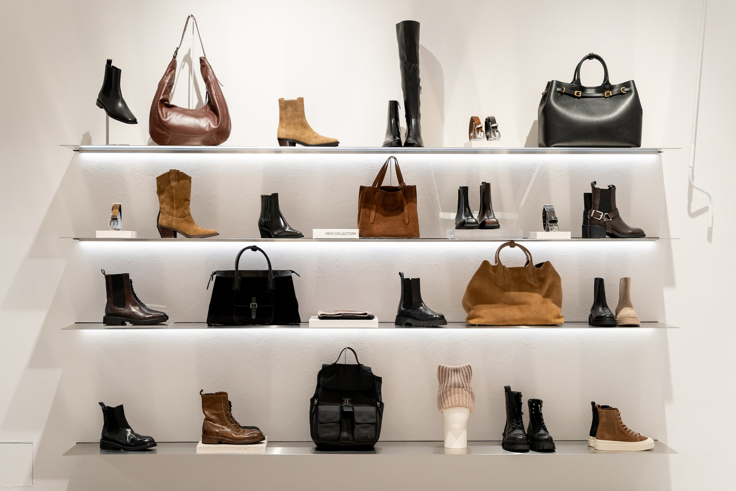 Интерьерная фотосъемка магазина Ekonika в Краснодаре — обувной бренд Профессиональная фотосъемка Ekonika — фирменный магазин в Краснодаре. Шедевры для Вас! Фотограф и Видеограф в Краснодаре Пахиев Руслан