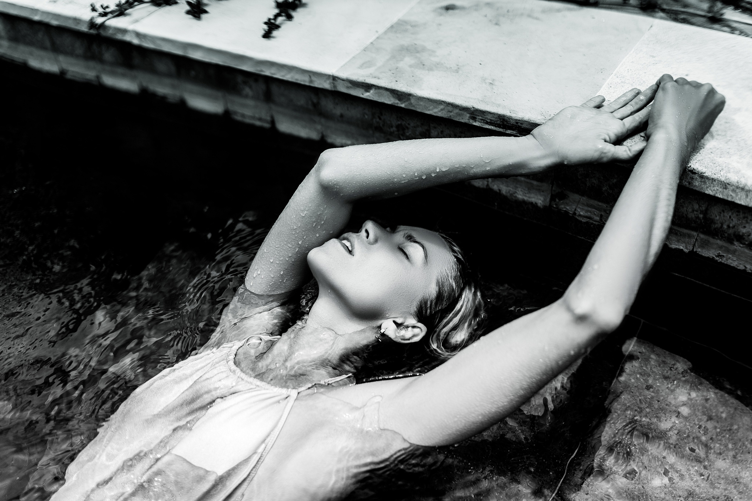 Фотосесии в Бассейне 18+. Лайфстайл Фотограф и Профессиональный Водный Фотограф в Москве