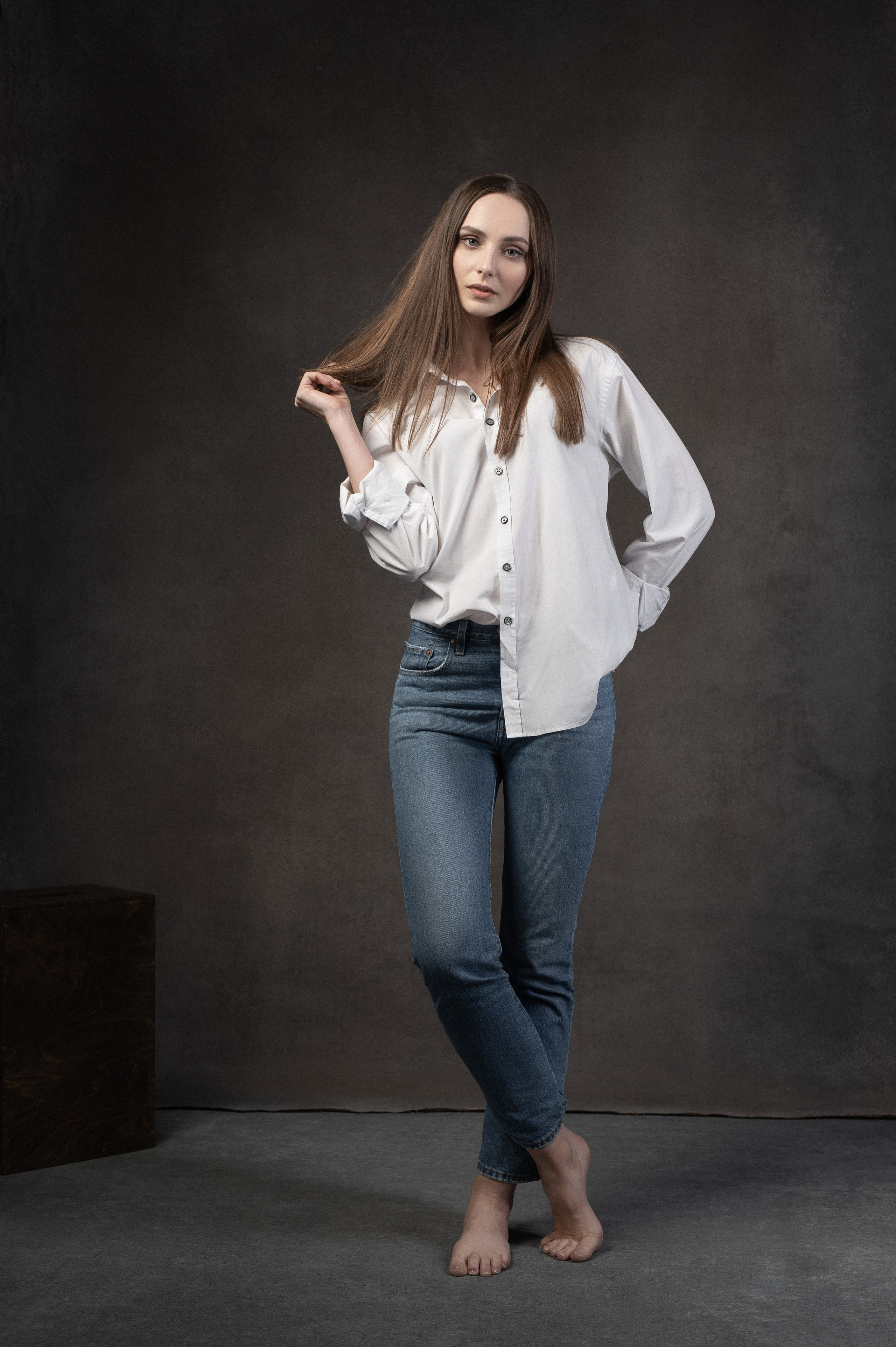 Anya in studio. Portrait photographer in Minsk Slava Potalakh