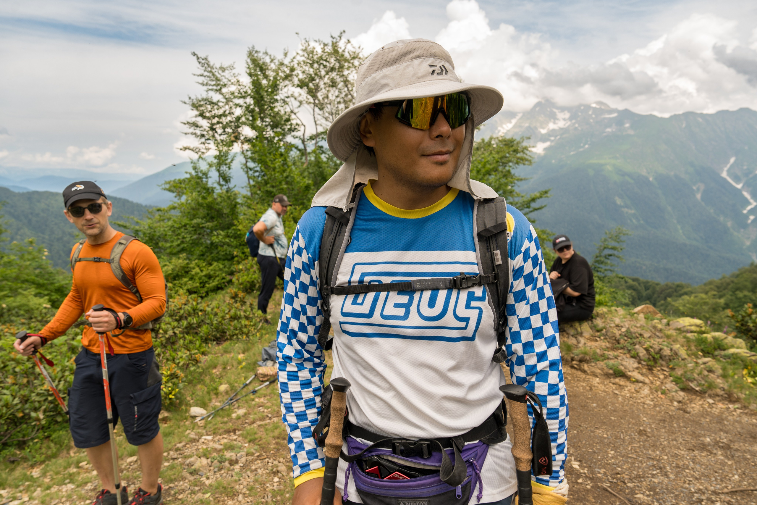 MICE мероприятие для компании «Доставка морем»: хайкинг к Ачипсинским водопадам. Репортажный фотограф в Красной Поляне и Сочи Павлюченко Екатерина