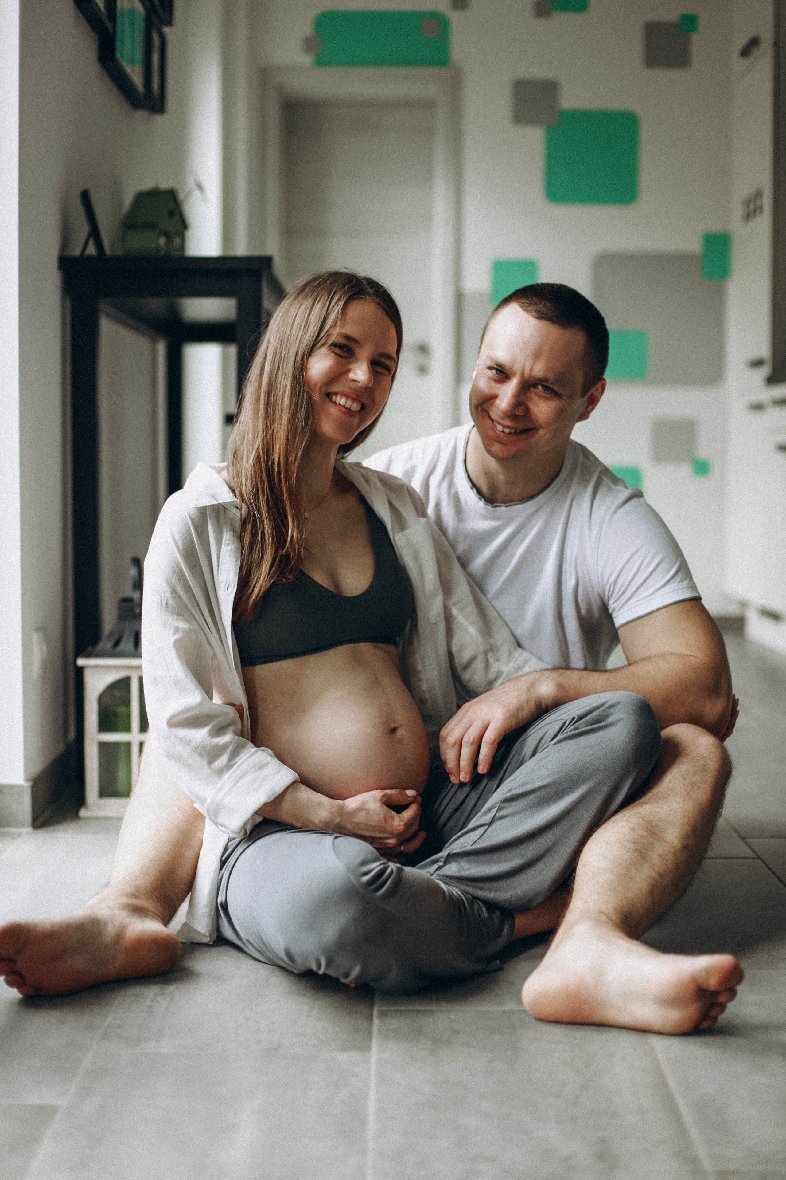 Babybauch-Shooting zu Hause. Fotografin in Erlangen, Nürnberg und Umgebung