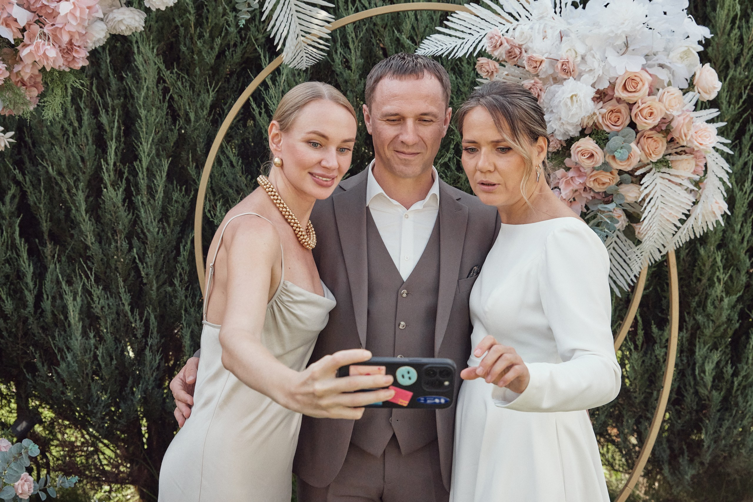 Счастье здесь. Свадебный фотограф Антон Артюшин. Работаю в Нижнем Новгороде и Москве