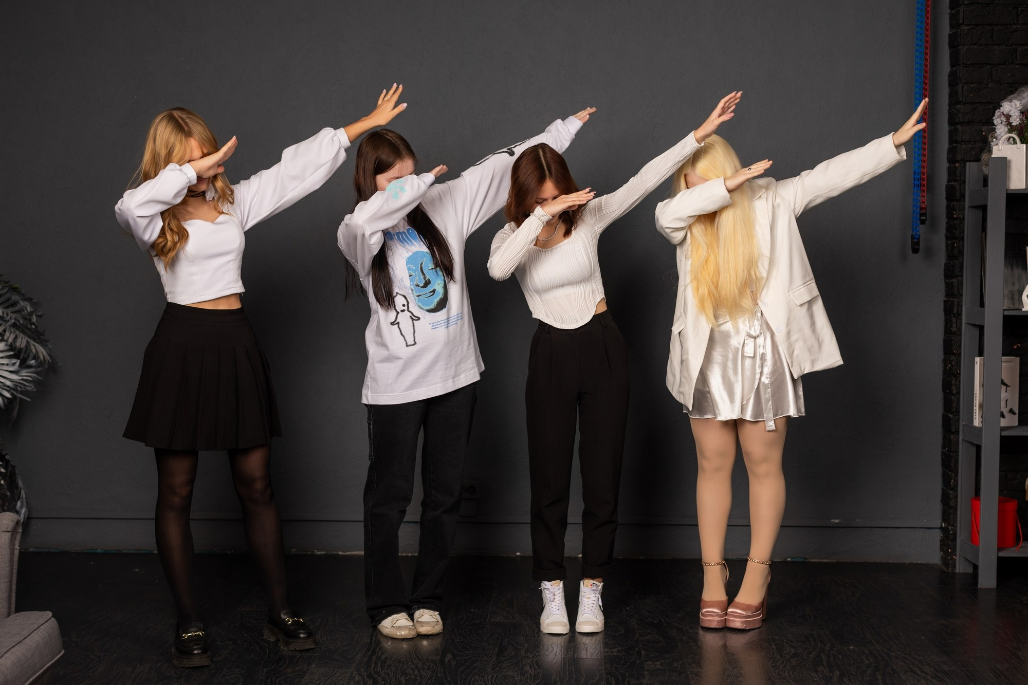 Создание Выпускного Альбома для 9 Класса: Съемка в Студии, Красноярск. СИГМА | Студия выпускных альбомов Красноярск