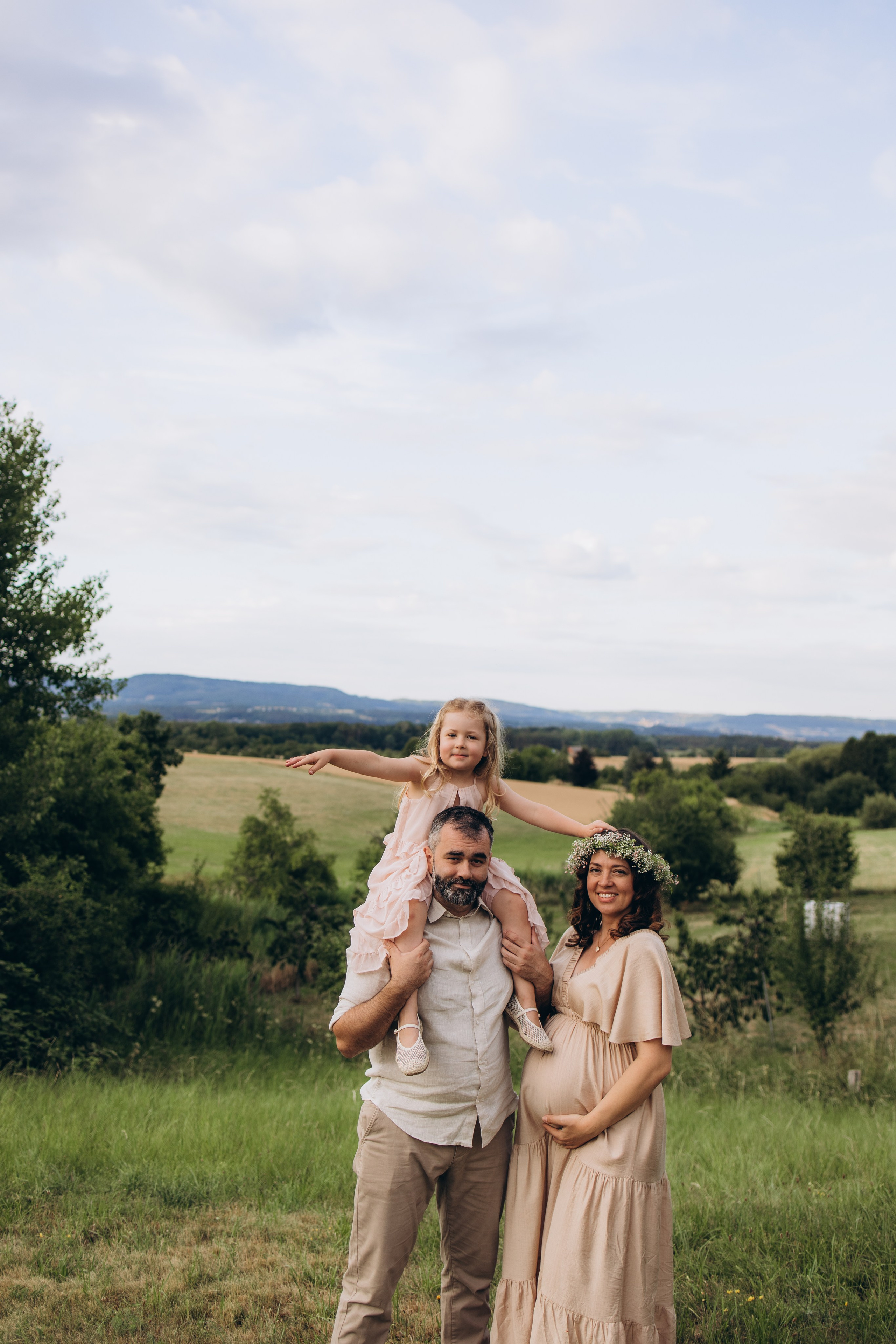 Babybauch-Shooting im Grünen. Fotografin in Erlangen, Nürnberg und Umgebung