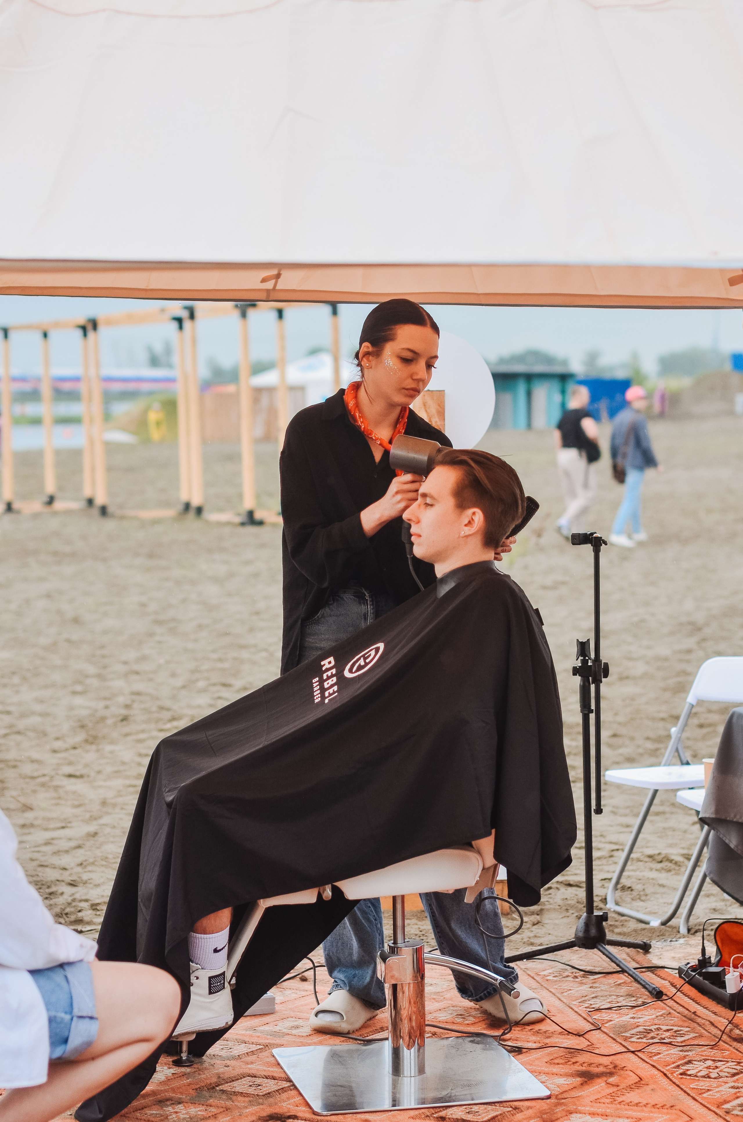 Фестиваль «Грань» 2025. Спортивная площадка. Денисова Аля — фотограф для парных съемок и индивидуальных историй в Барнауле