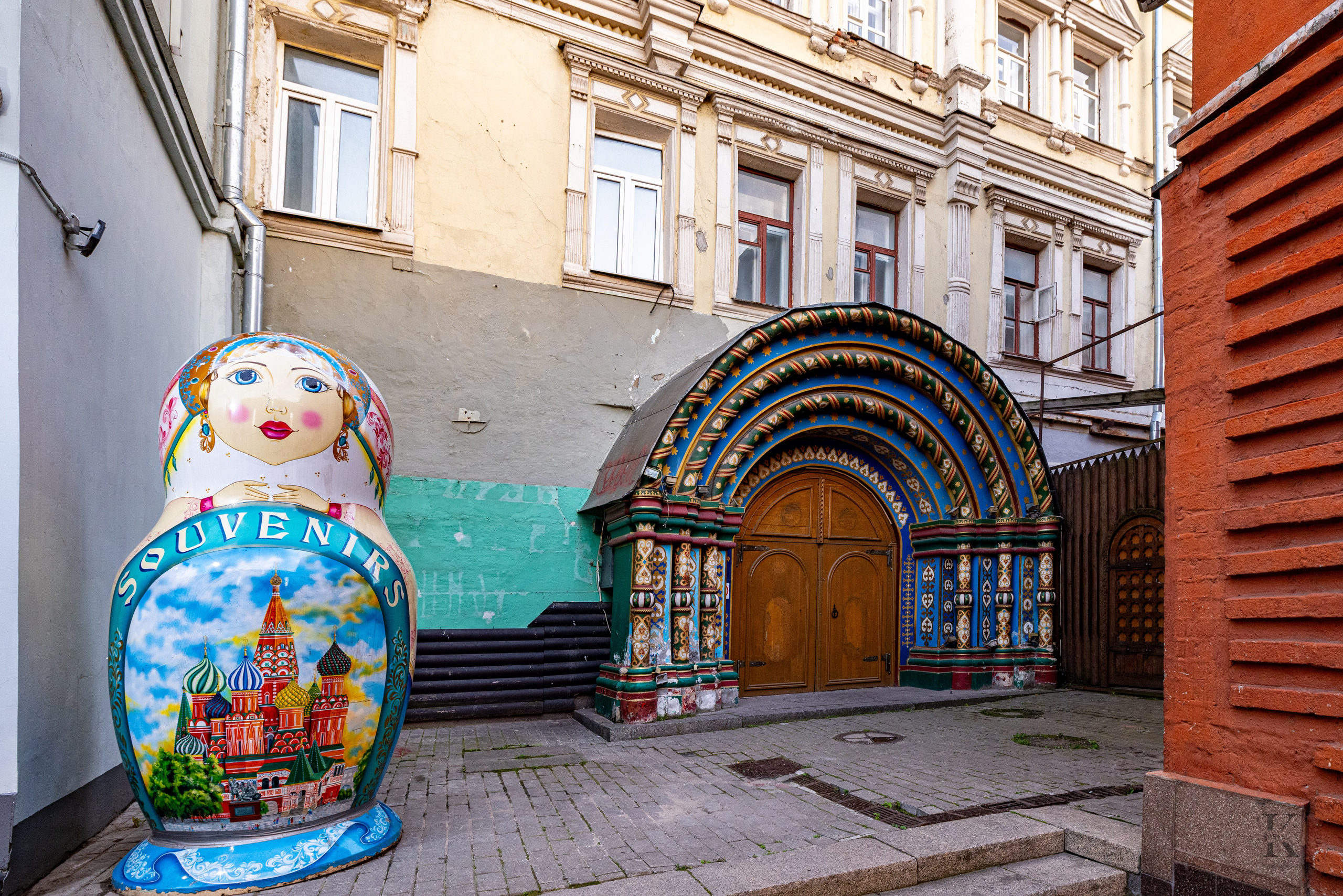 Москва. Август 2025 года. Кузнецкий мост. Люди, детали. Фотографирую жизнь! Московский фотограф волонтер