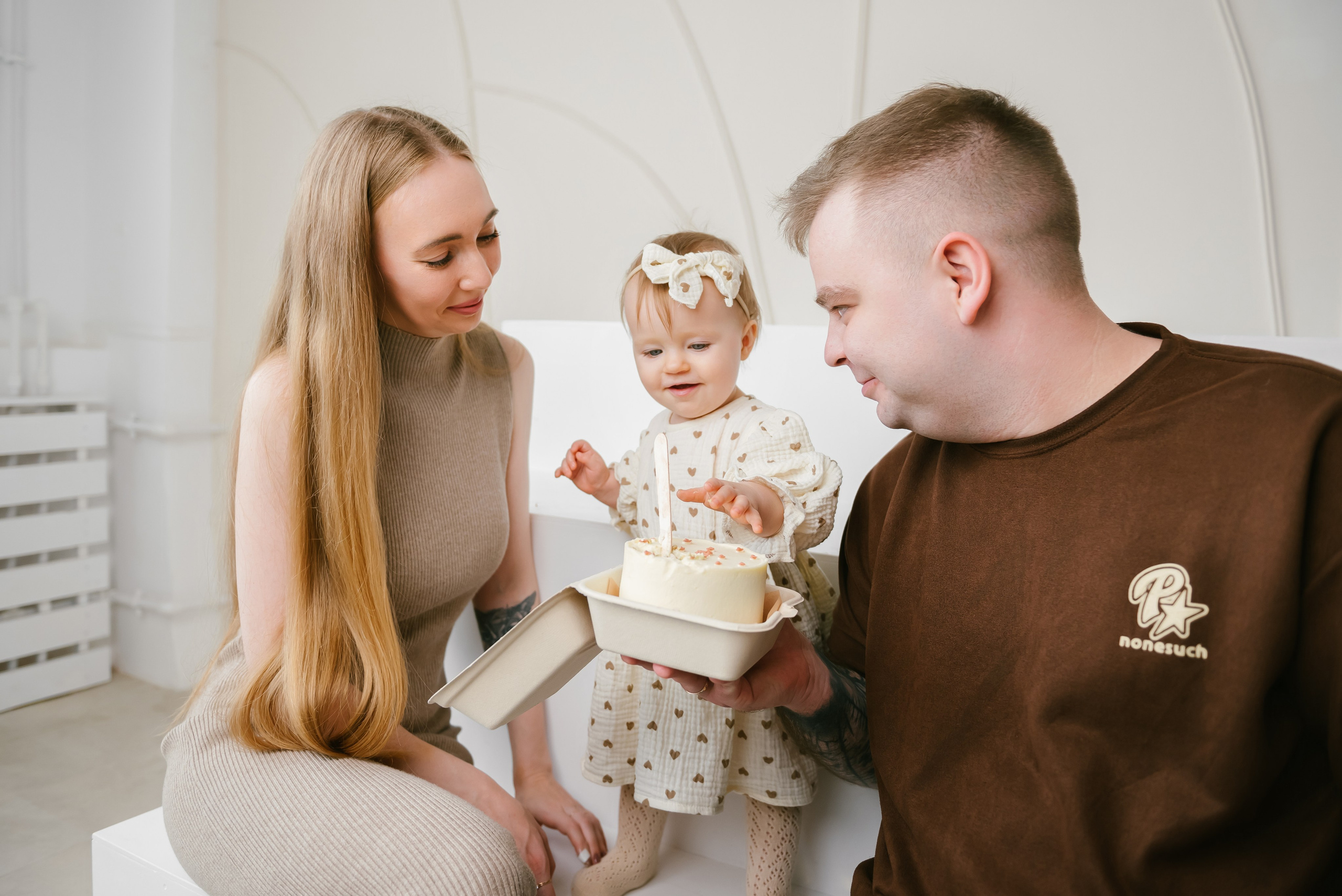 Семейная фотосессия в студии WOOD Кемерово