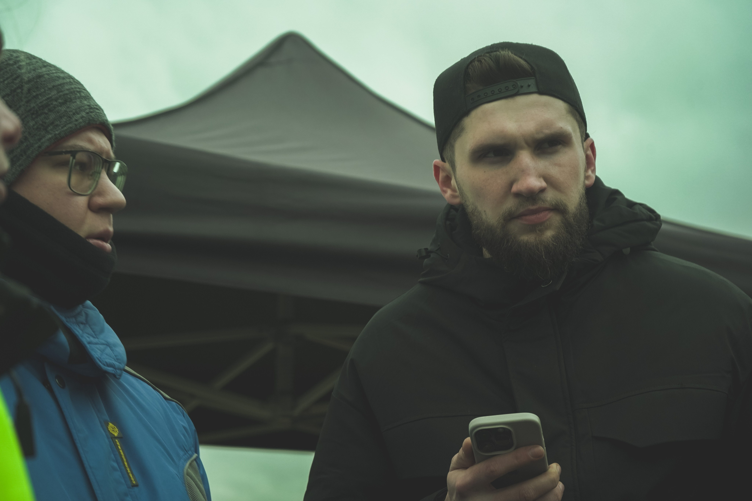 За кадром — КФ " Я женил своих родителей ". Beardy Pix