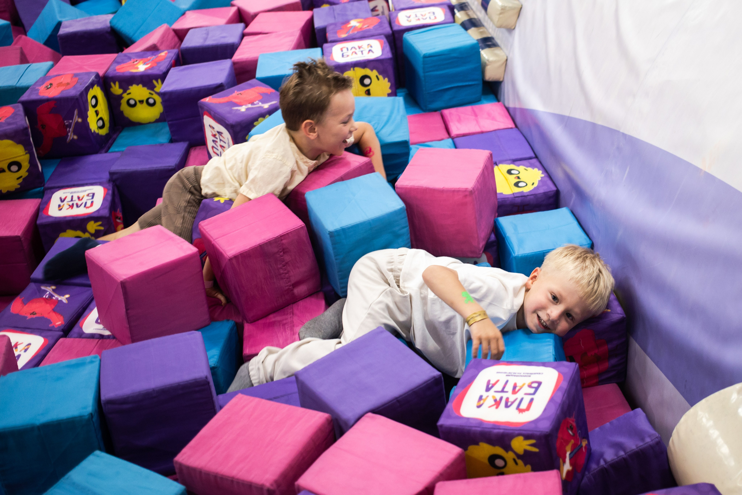 Марату 5. Фотографии с любовью