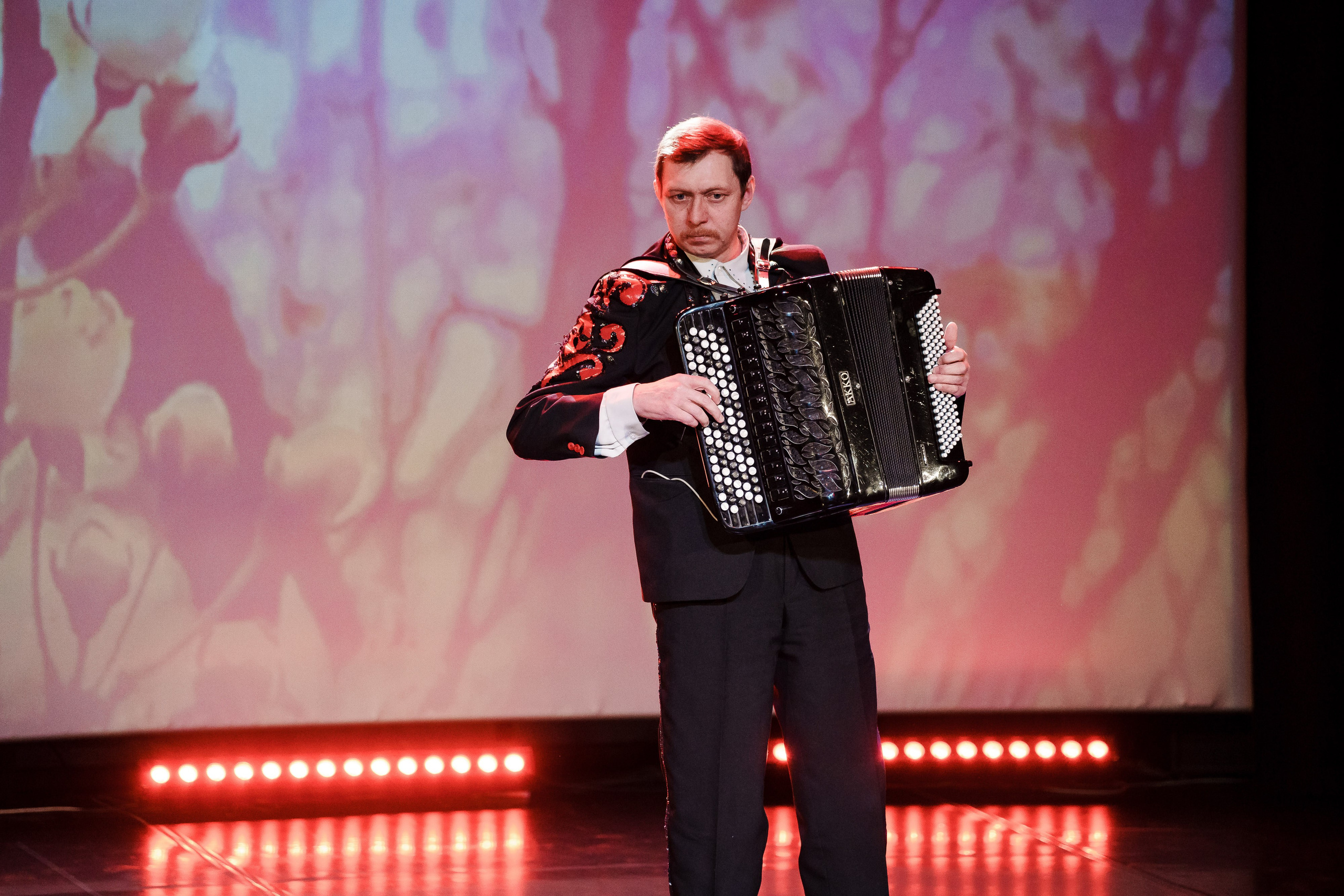 Концерт к 8 марта в Театре Ростова Великого. Репортажный фотограф Сергей Сажин г. Ярославль