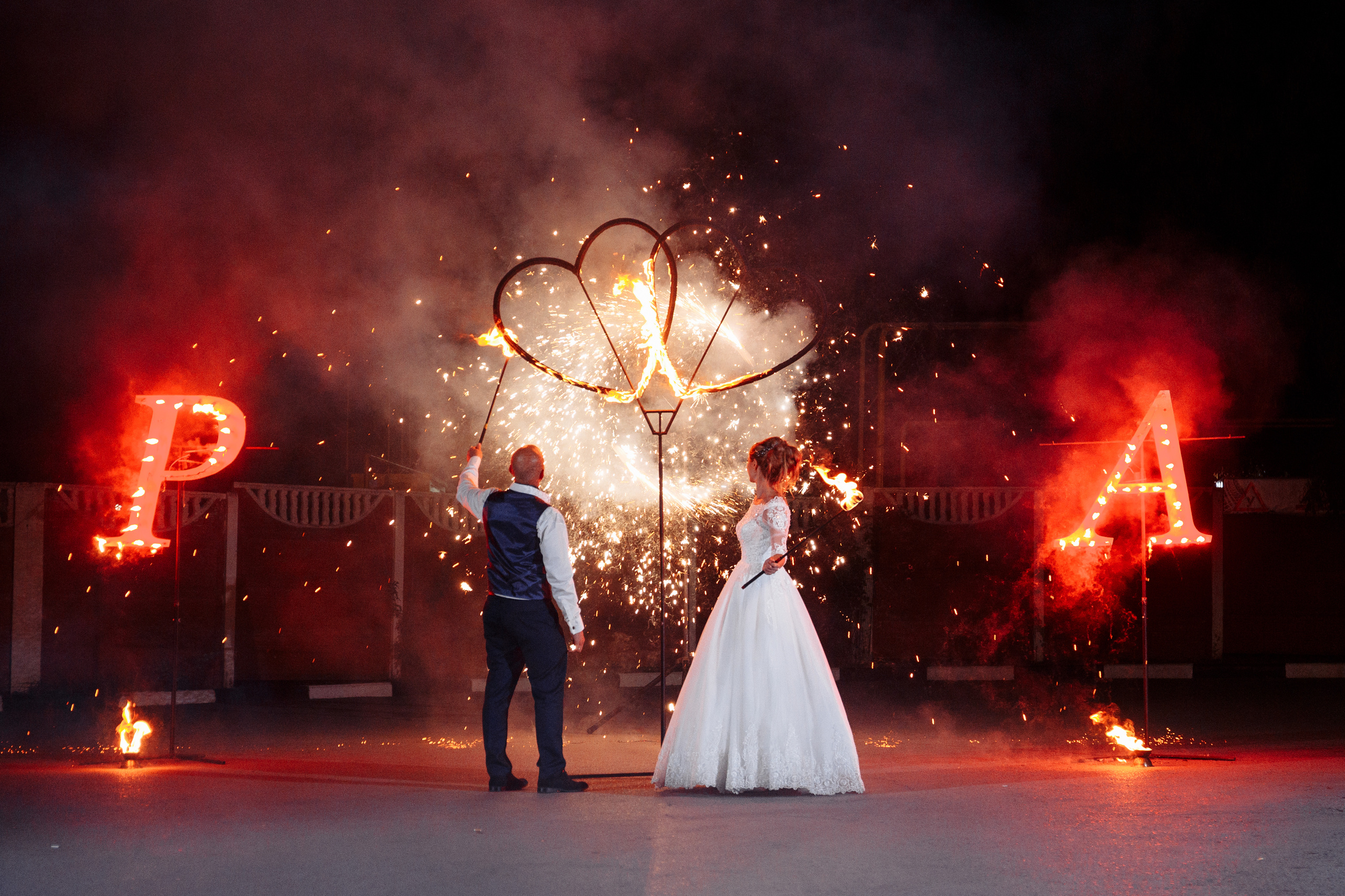 салют на свадьбу, фаер-шоу на свадьбу