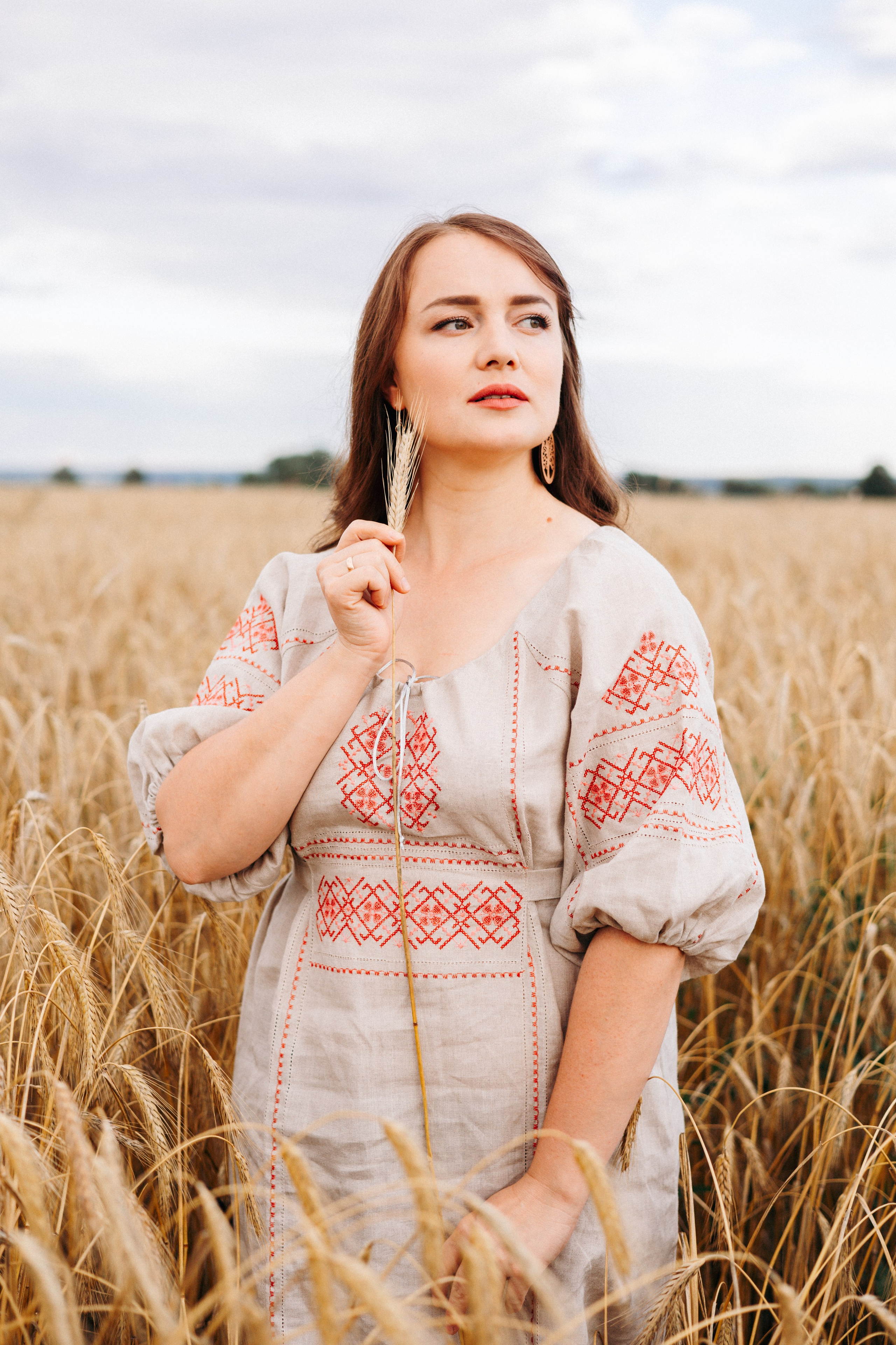 Оксана в пшеничном поле. Ваш фотограф