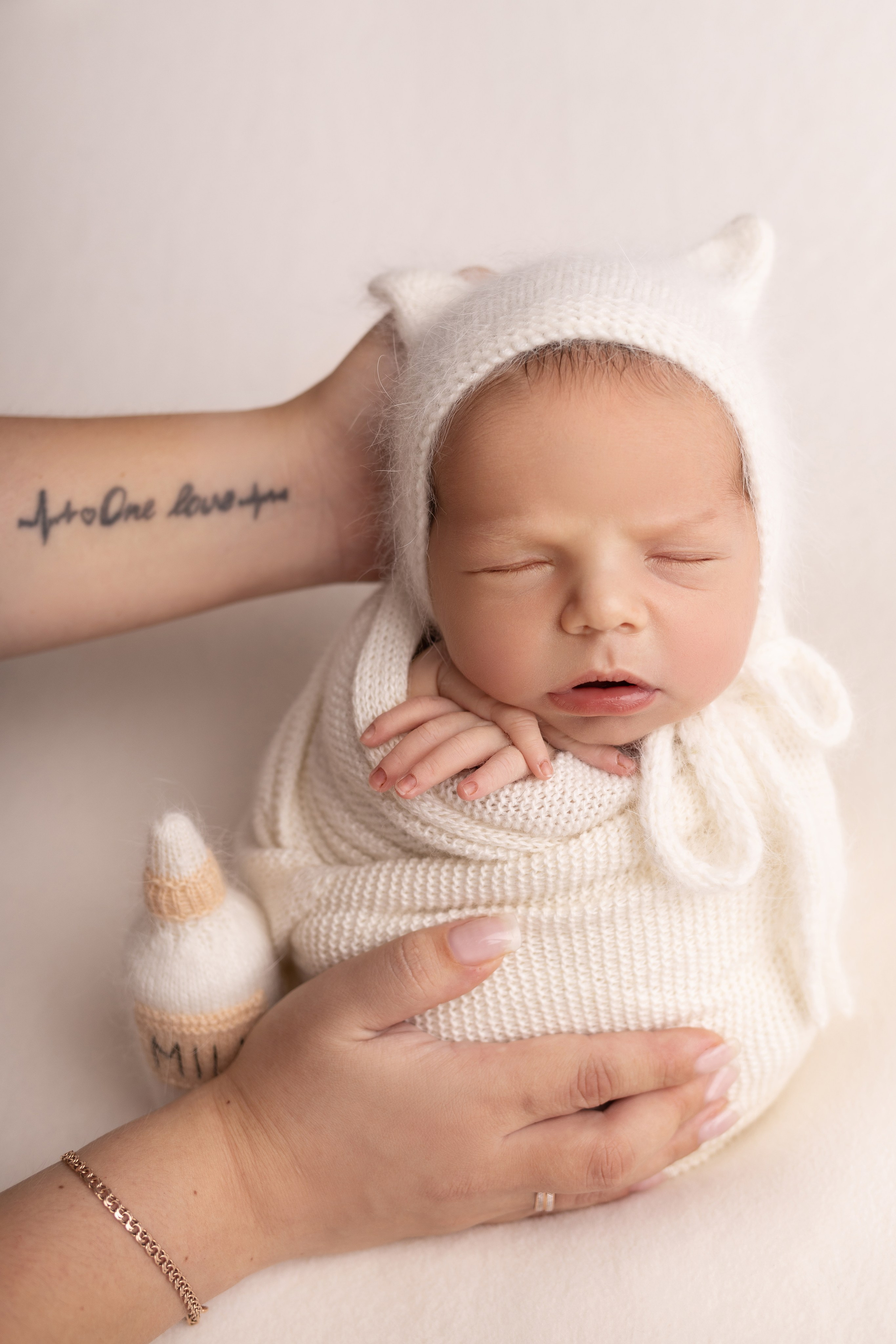 Классическая фотосессия малыша. Фотограф новорожденных малышей в Омске и Омской области Эльвира Камаева