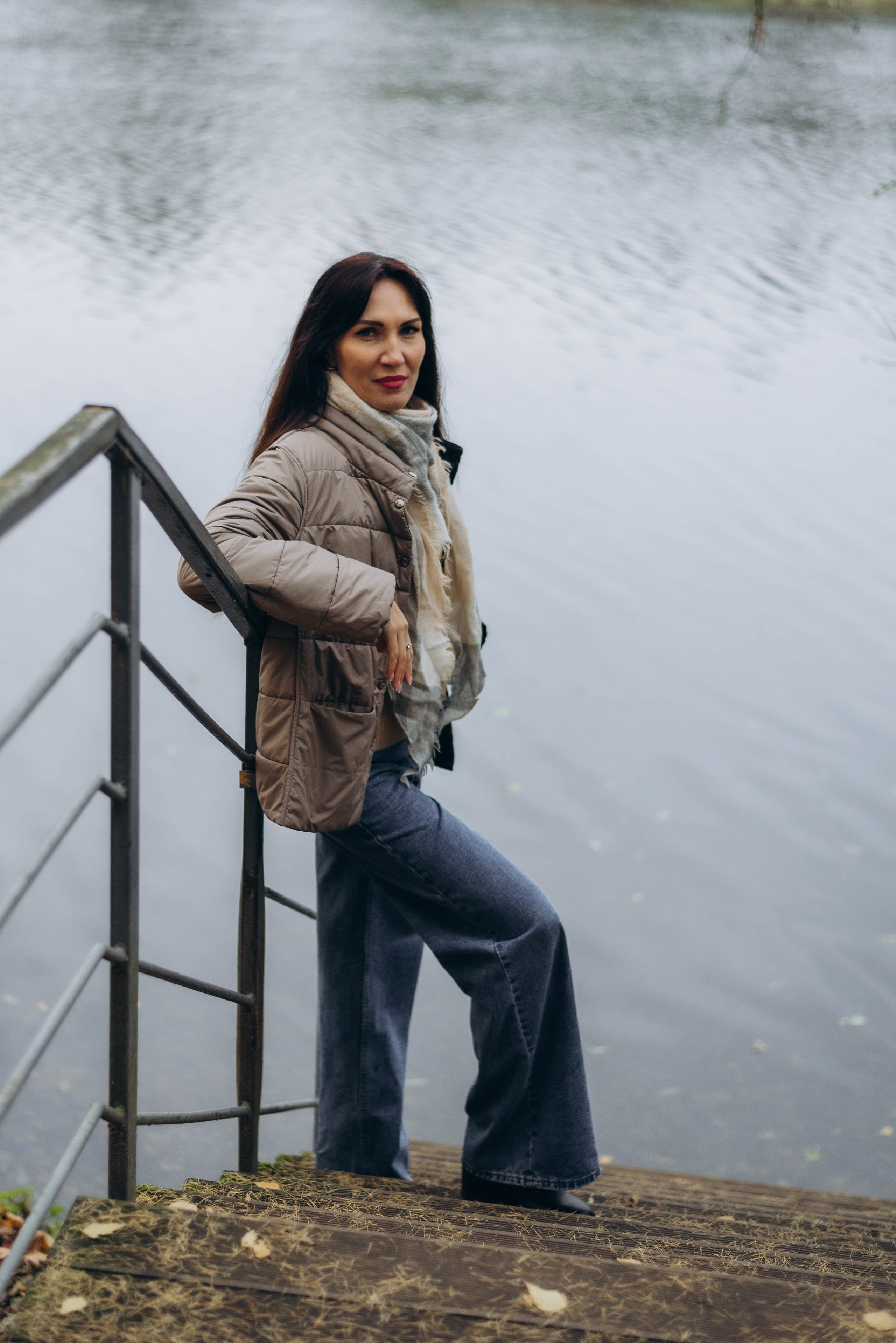 Прогулочная фотоссесия для девушки в парке. Семейный фотограф в Железнодорожном Масаева Елена