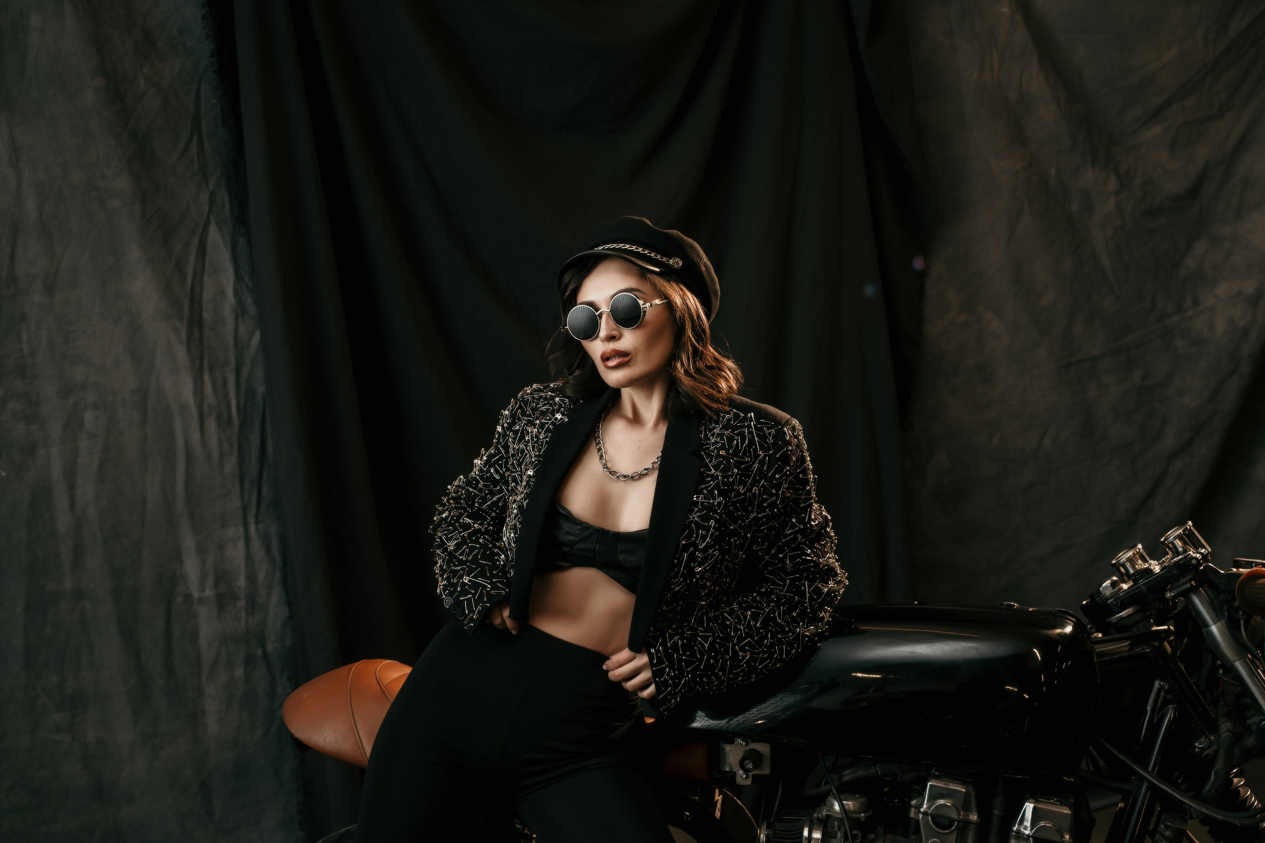 Фотосессия на мотоцикле в Санкт-Петербурге. Свадебный, семейный, портретный, репортажный фотограф в Санкт-Петербурге