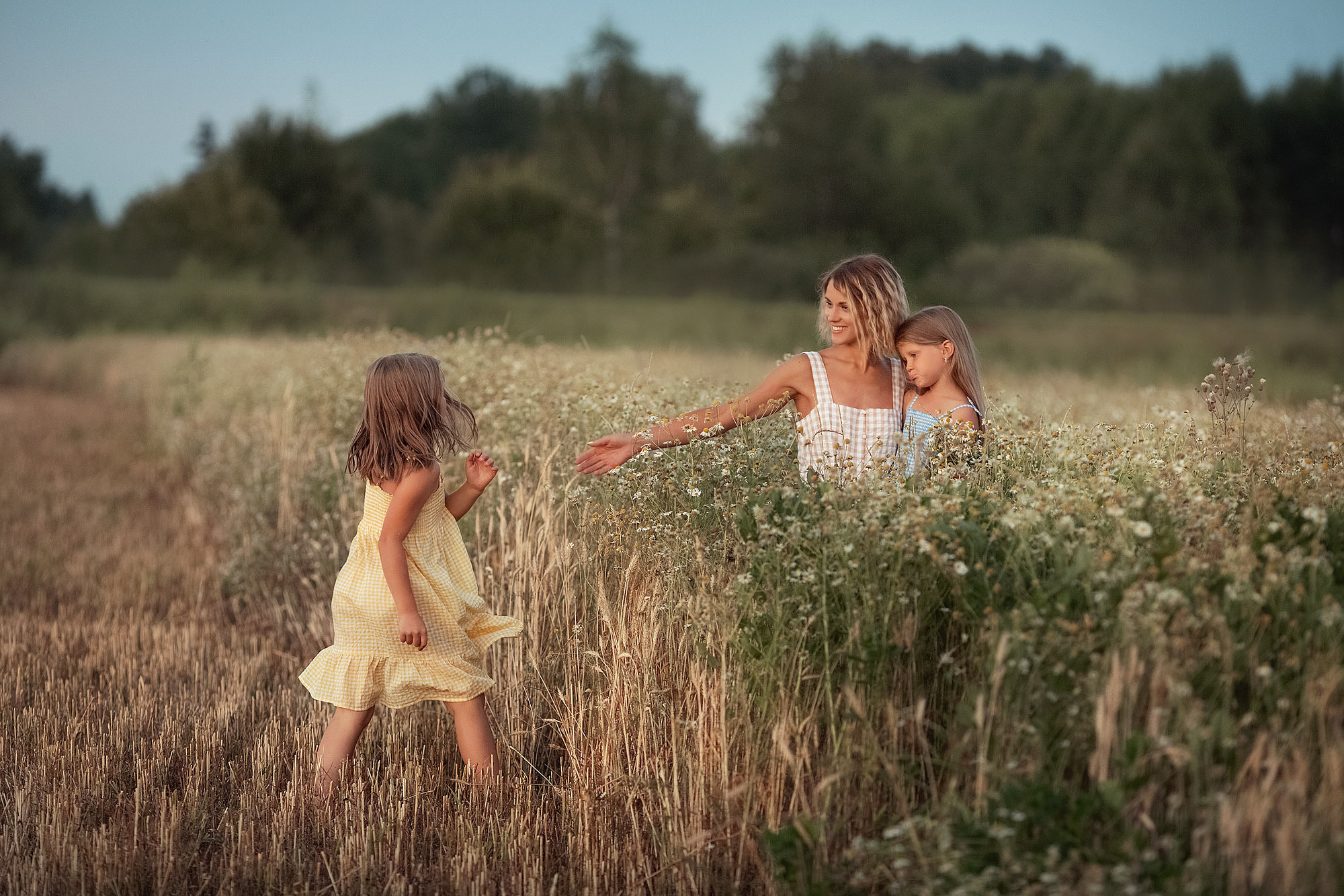 Нежная летняя история в поле. Семейный фотограф Татьяна Надеждина | Москва, Московская область, Ярославль