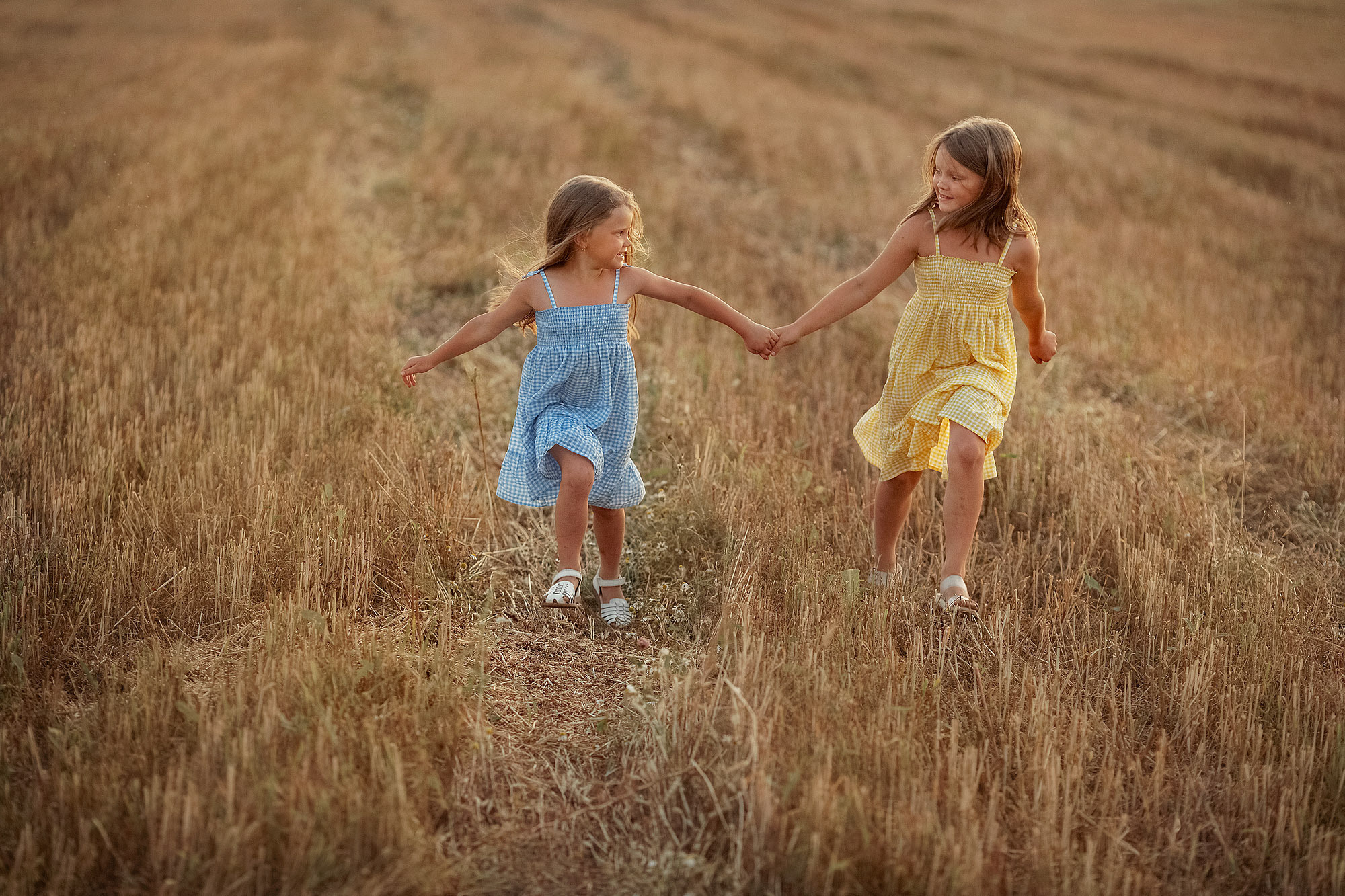 Нежная летняя история в поле. Семейный фотограф Татьяна Надеждина | Москва, Московская область, Ярославль