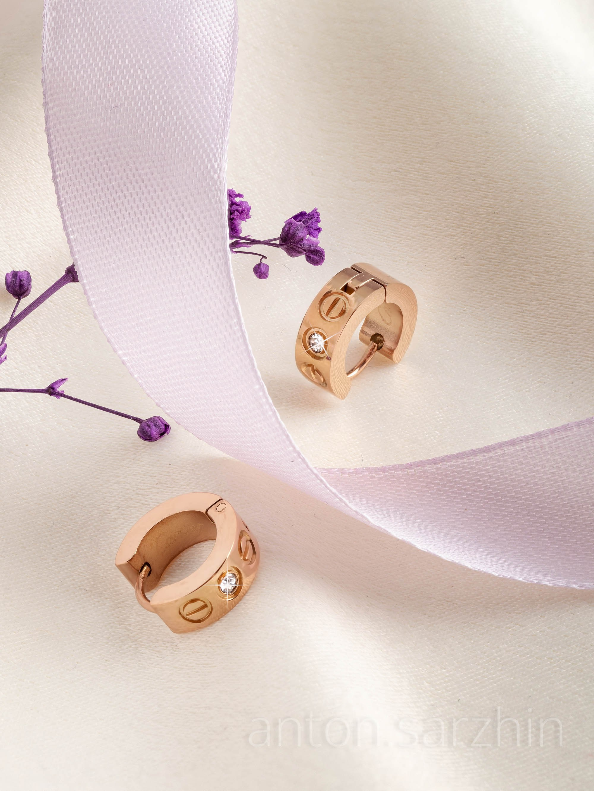 Предметные фотографии ювелирных изделий, украшений и бижутерии. Предметная фотосъемка в Москве предметный фотограф Саржин Антон