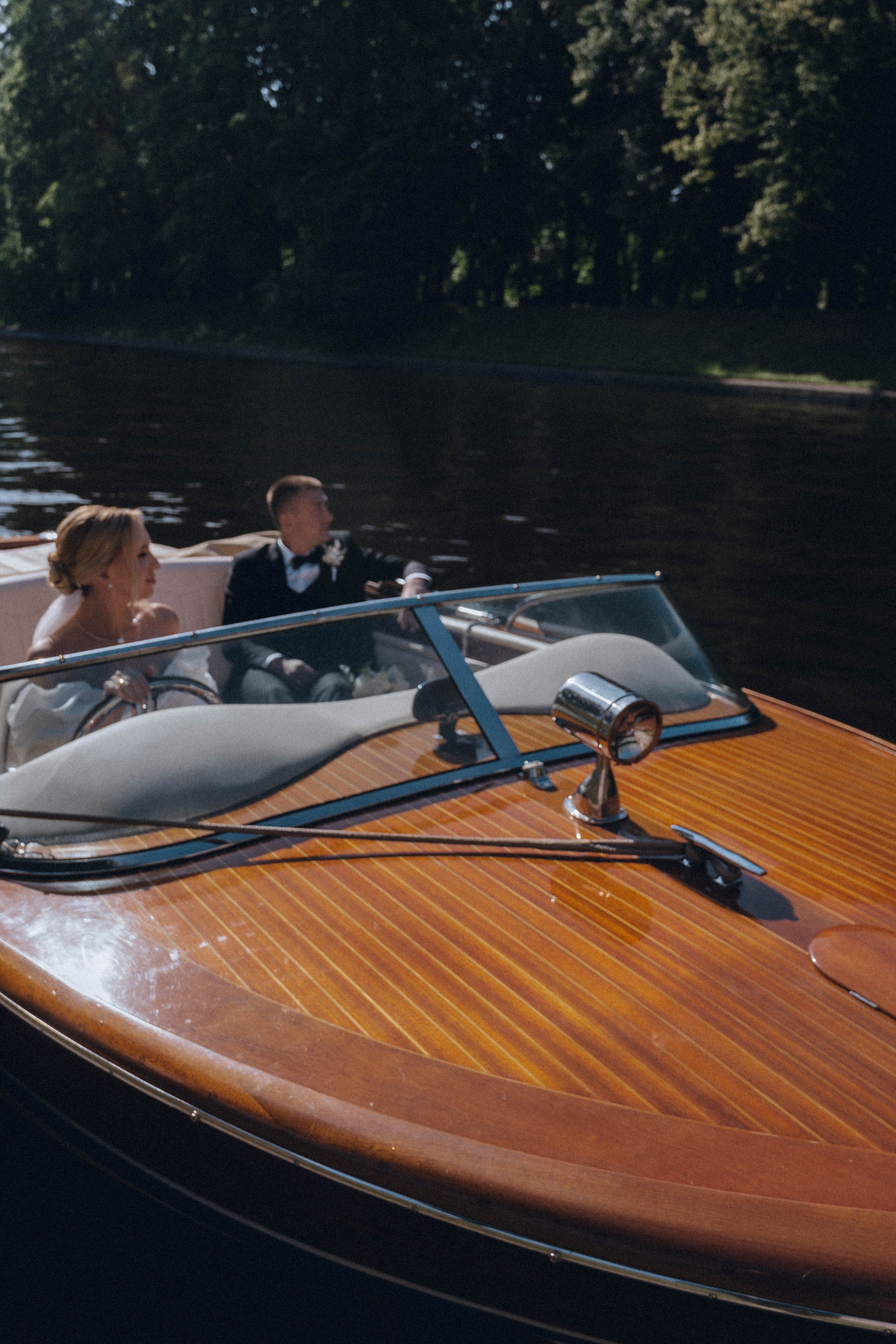 СВАДЕНБНАЯ СЬЕМКА НА КАТЕРЕ ПО КАНАЛАМ САНКТ-ПЕТЕРБУРГА И В АКВАТОРИИ НЕВЫ. Профессиональный фотограф, Санкт-Петербург — Виктория Богомолова