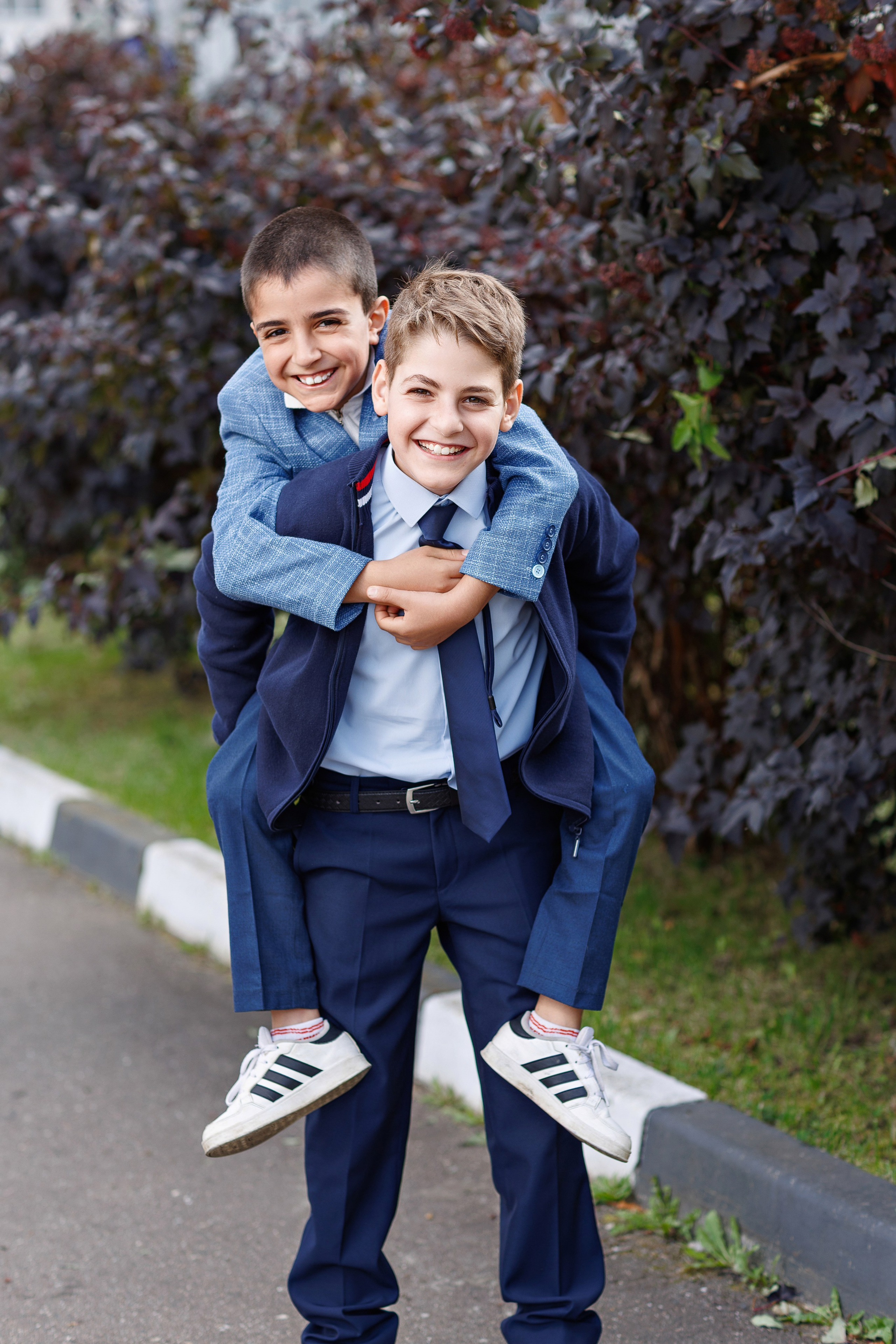 НАЧАЛЬНАЯ ШКОЛА. Выпускные альбомы, школьные фотографии, детский сад, Москва и Московская область
