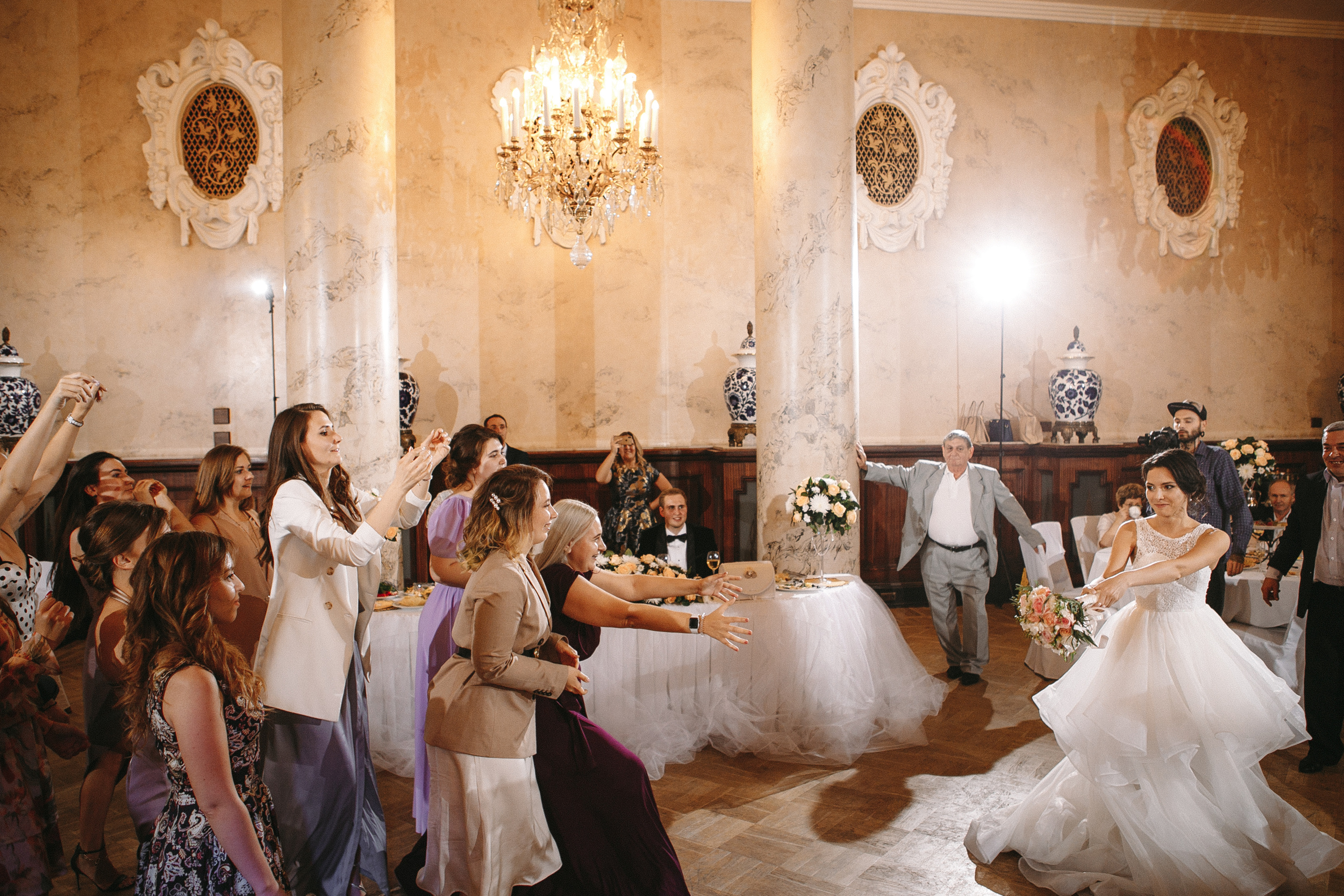 Свадебная фотосессия Hilton Moscow Leningradskaya 5* для Андрея и Дили