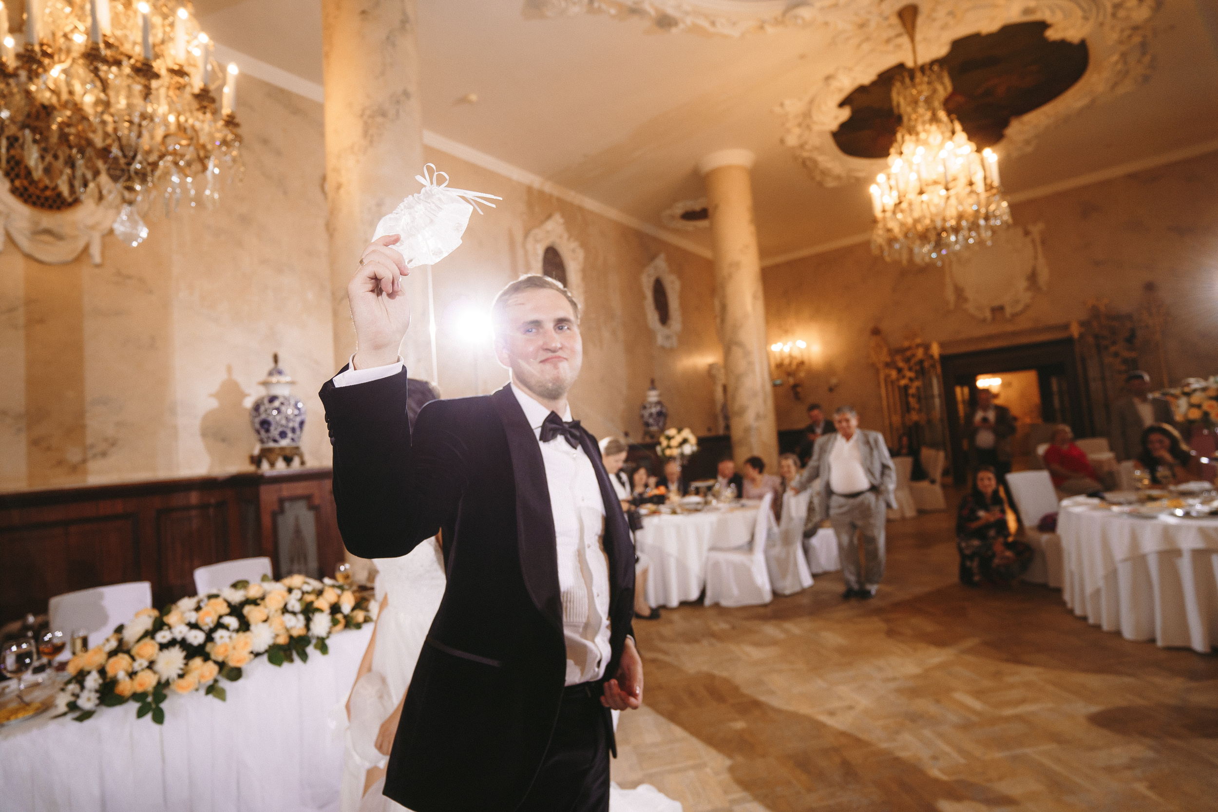 Свадебная фотосессия Hilton Moscow Leningradskaya 5* для Андрея и Дили