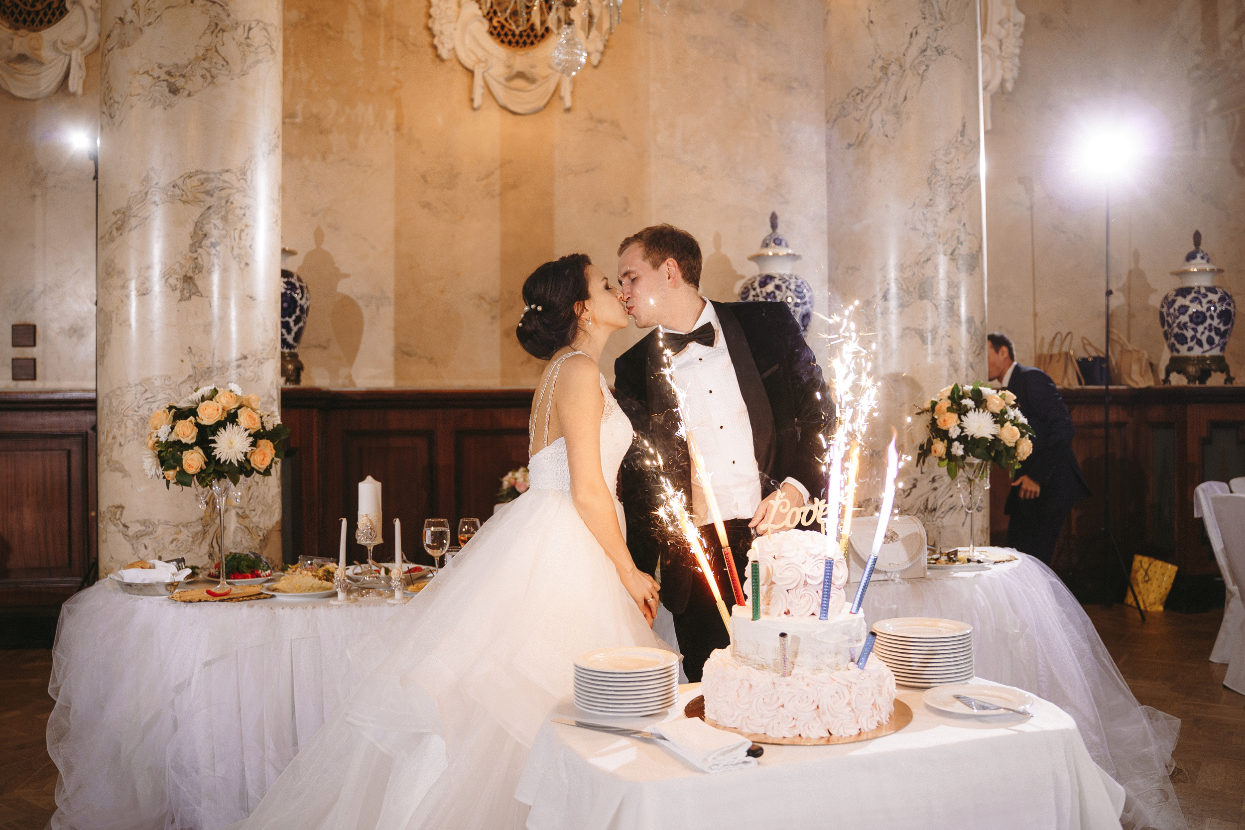 Свадебная фотосессия Hilton Moscow Leningradskaya 5* для Андрея и Дили