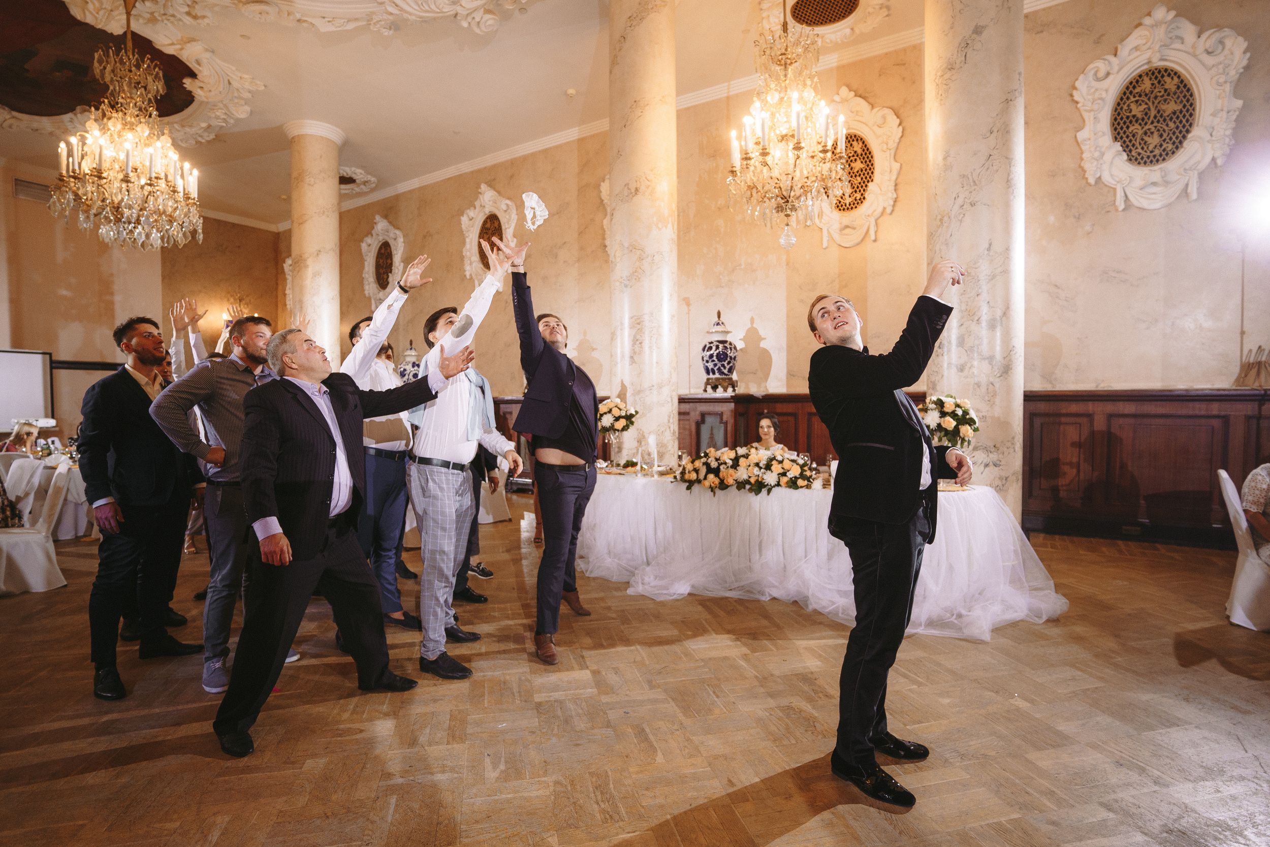 Свадебная фотосессия Hilton Moscow Leningradskaya 5* для Андрея и Дили