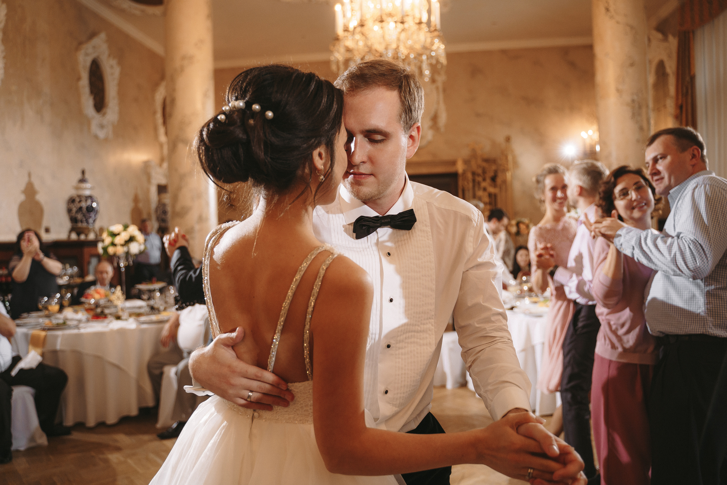 Свадебная фотосессия Hilton Moscow Leningradskaya 5* для Андрея и Дили