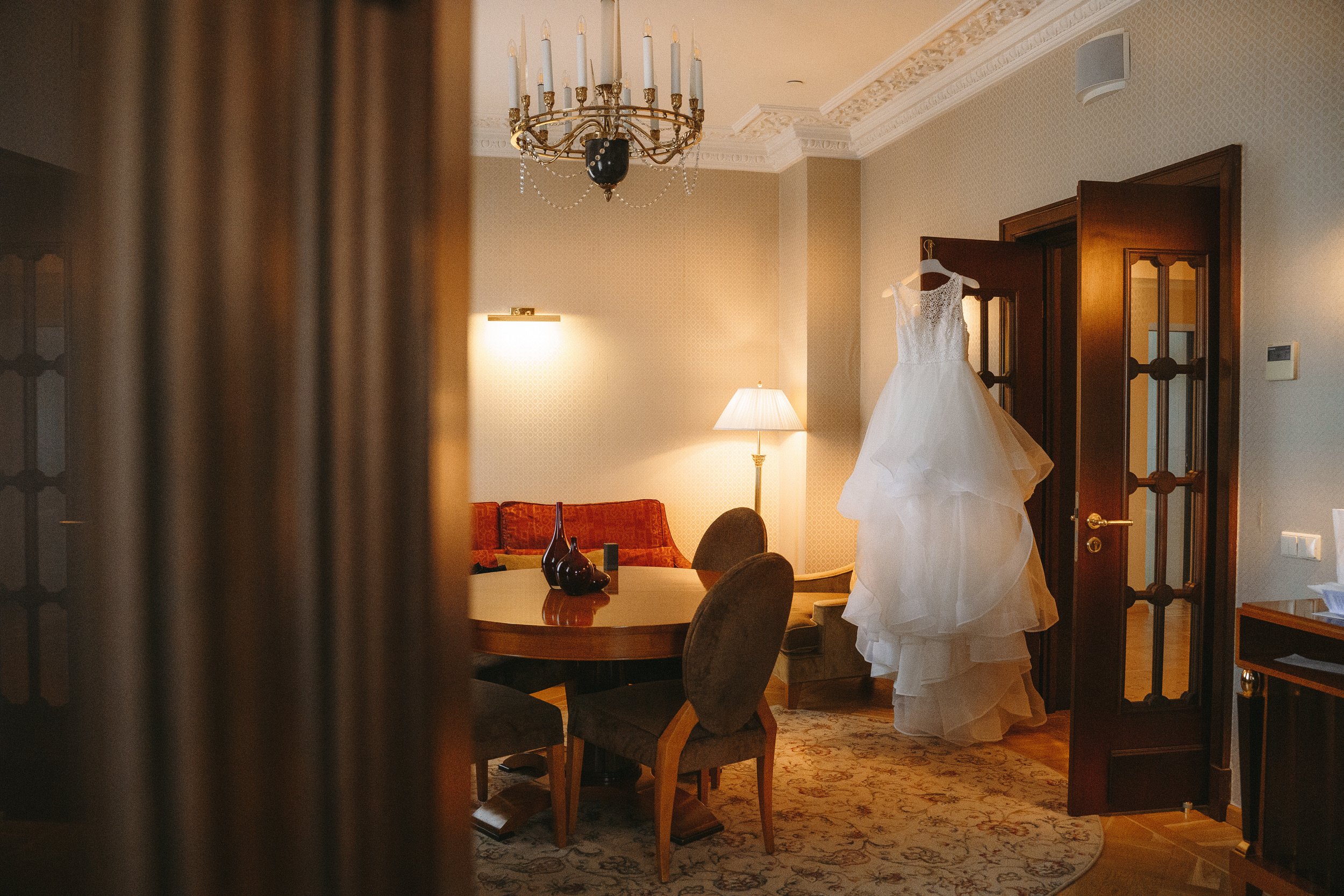 Свадебная фотосессия Hilton Moscow Leningradskaya 5* для Андрея и Дили