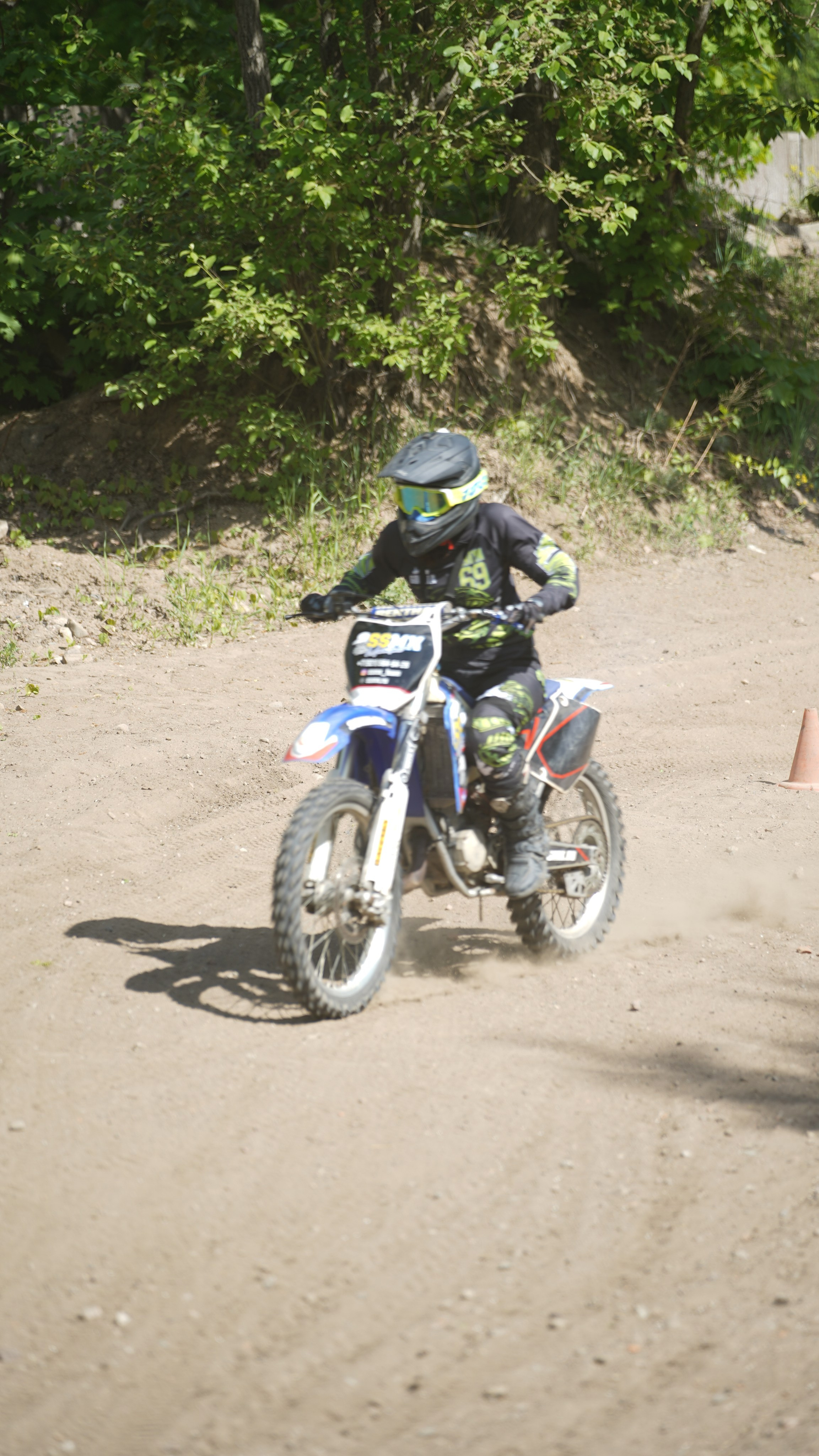 Катя Ли. Графический дизайнер Илья Левченко