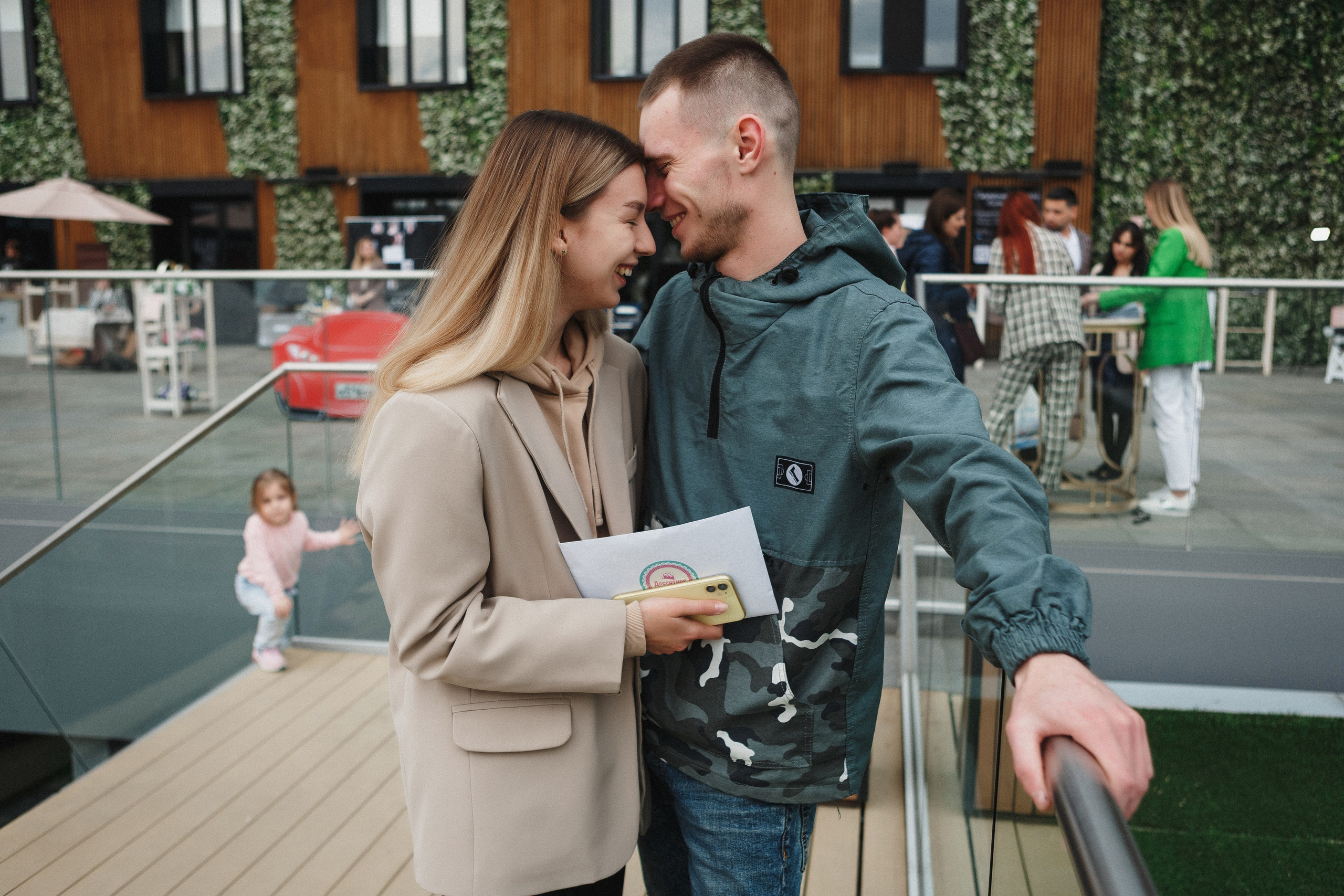 Моменты: Съёмка букета невесты в ТРЦ Большой, Ростов-на-Дону. Свадебный и семейный фотограф в Таганроге Бакарюк Антон