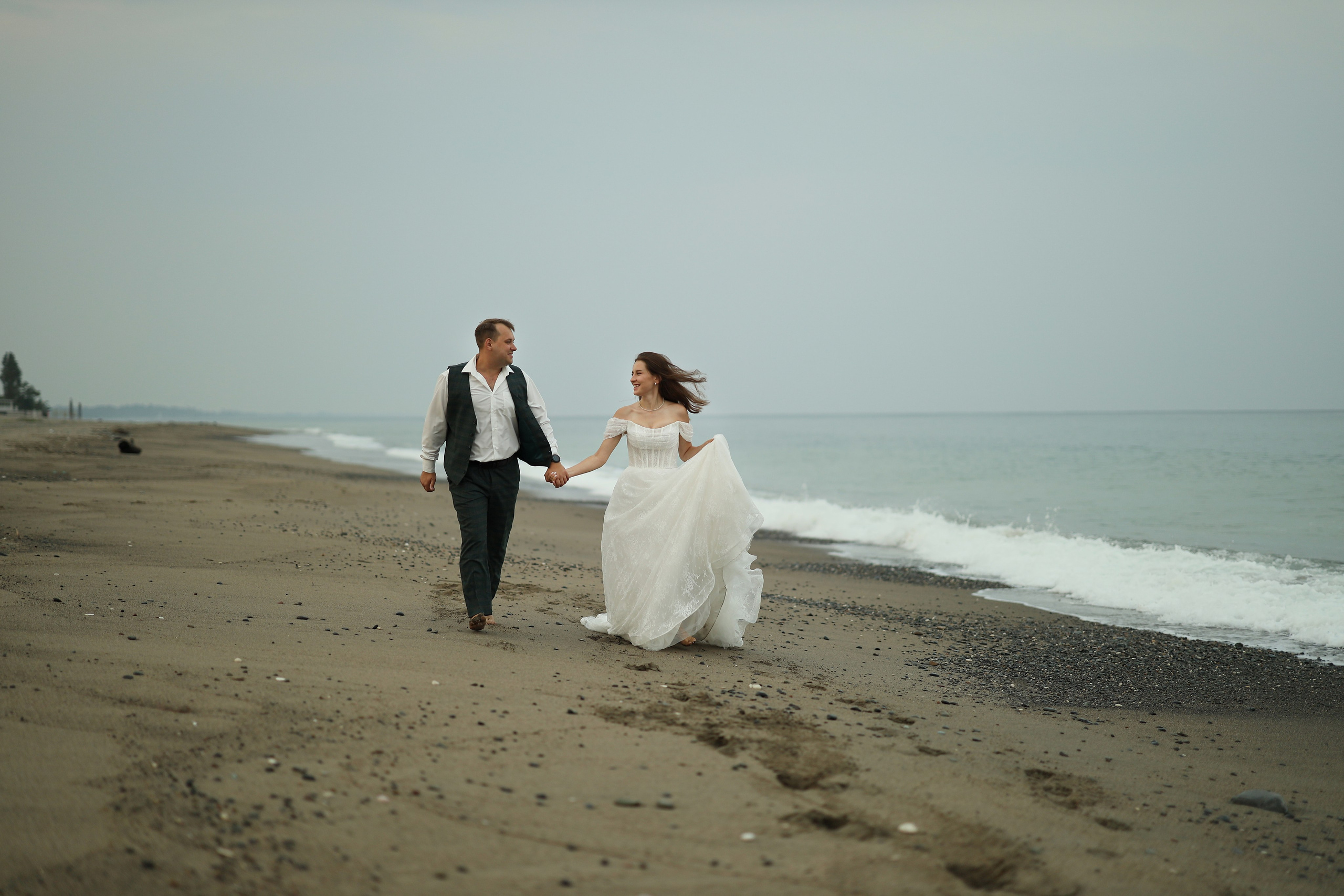 Свадебное Love — story на пляже Абхазии. Свадебный и семейный фотограф в Абхазии Жанна Соснина