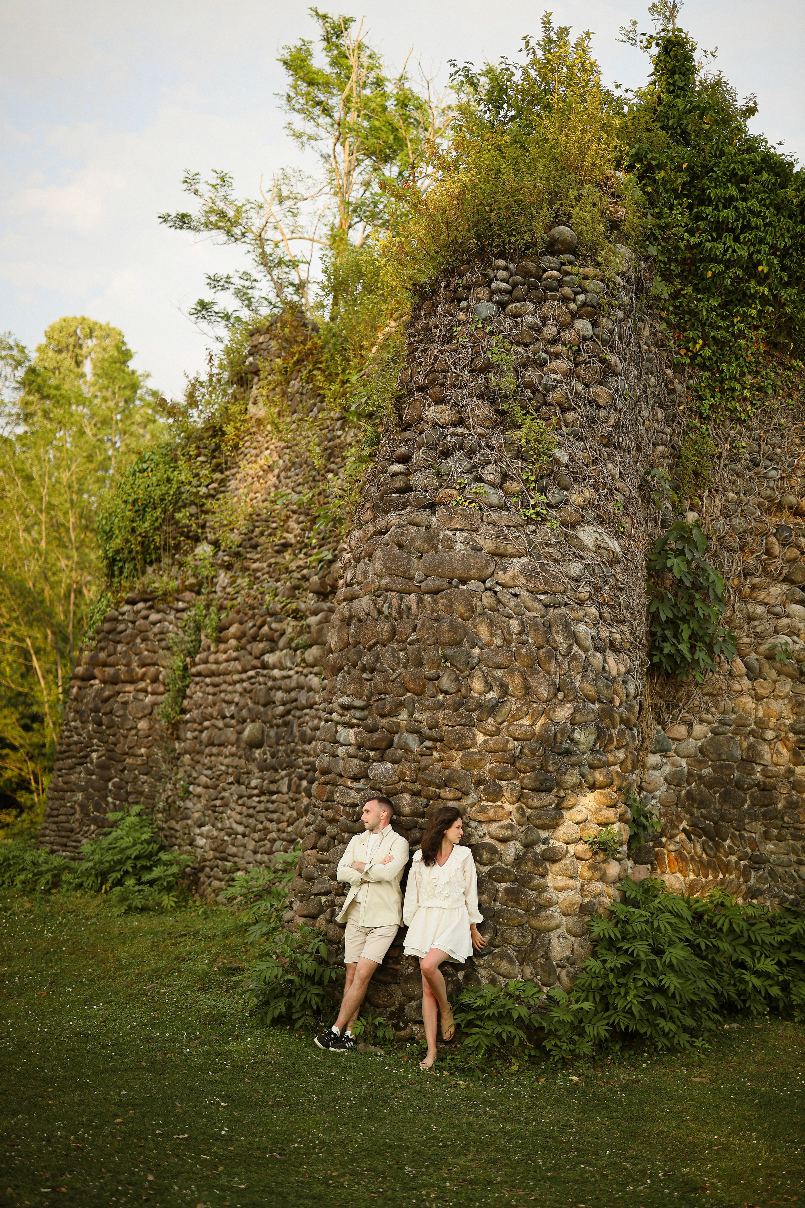 Фото — прогулка у крепости Сан Томазо. Абхазия. Свадебный и семейный фотограф в Абхазии Жанна Соснина
