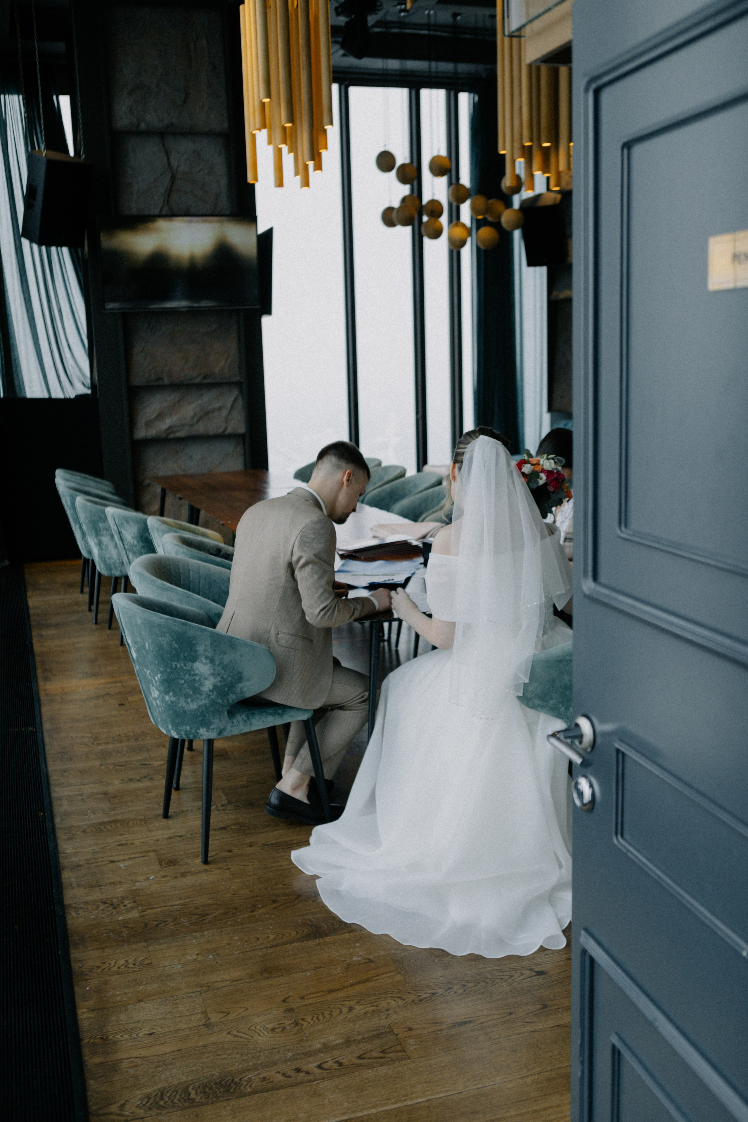 Ксюша и Илья. Утро в отеле роспись в Birds. Свадебный и портретный фотограф в Москве Анастасия Масюк