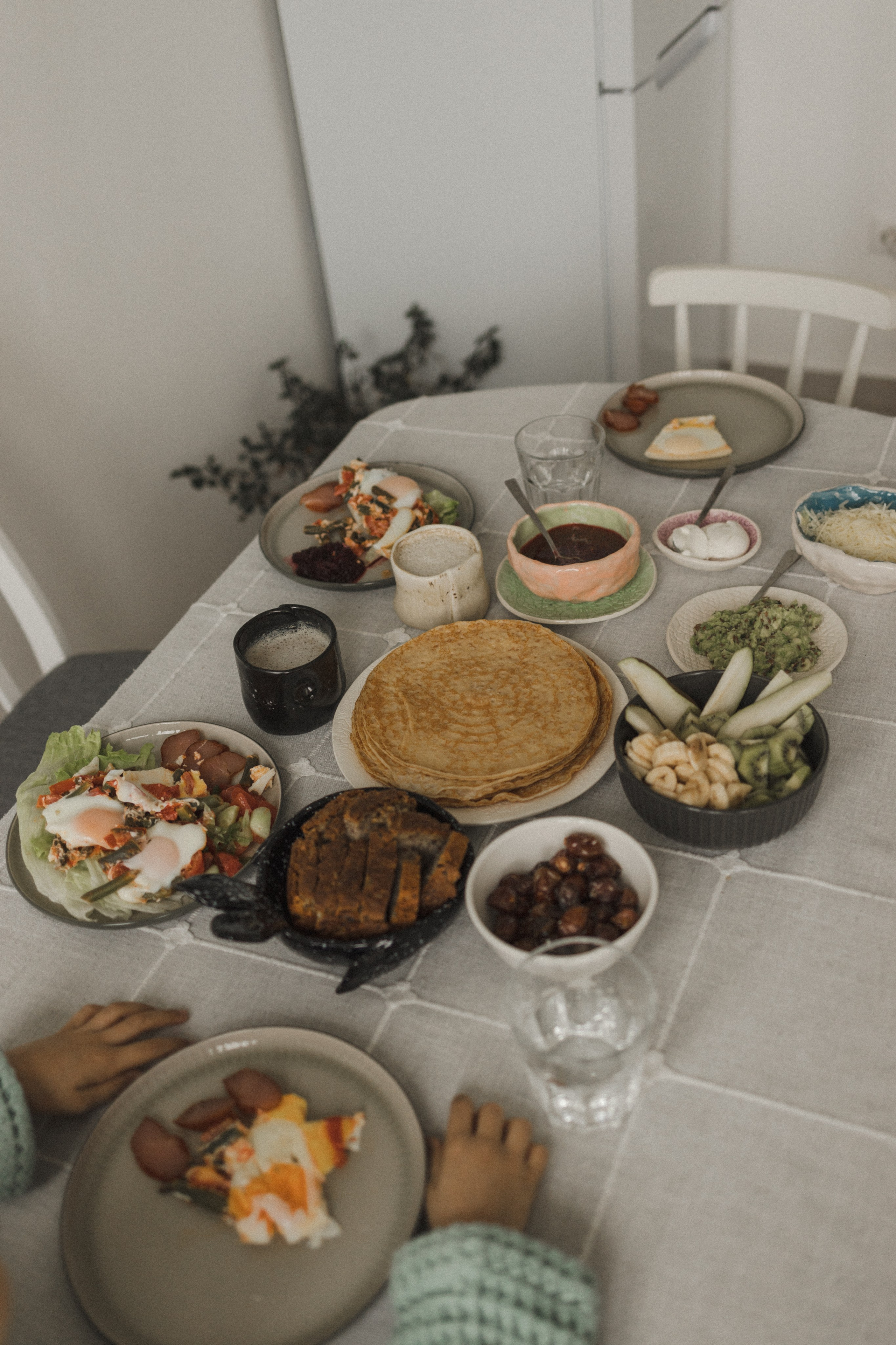 Катя, Паша, Валера и Родион ждут братика. Семейный фотограф в Москве