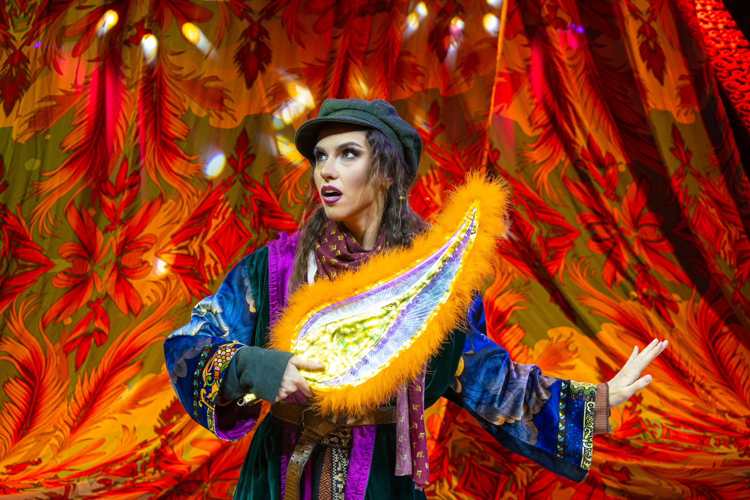 Цирк Жар Птица. Афиша. Семейный и Свадебный фотограф в Сочи