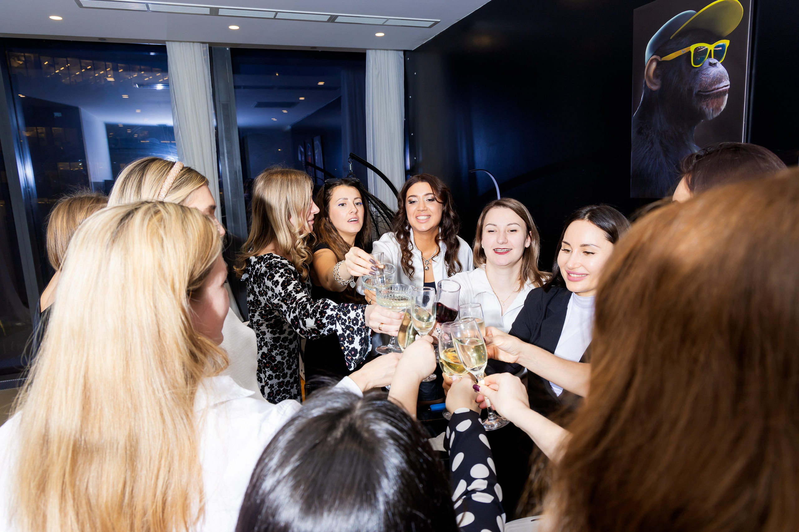 Девичник. Photomantis