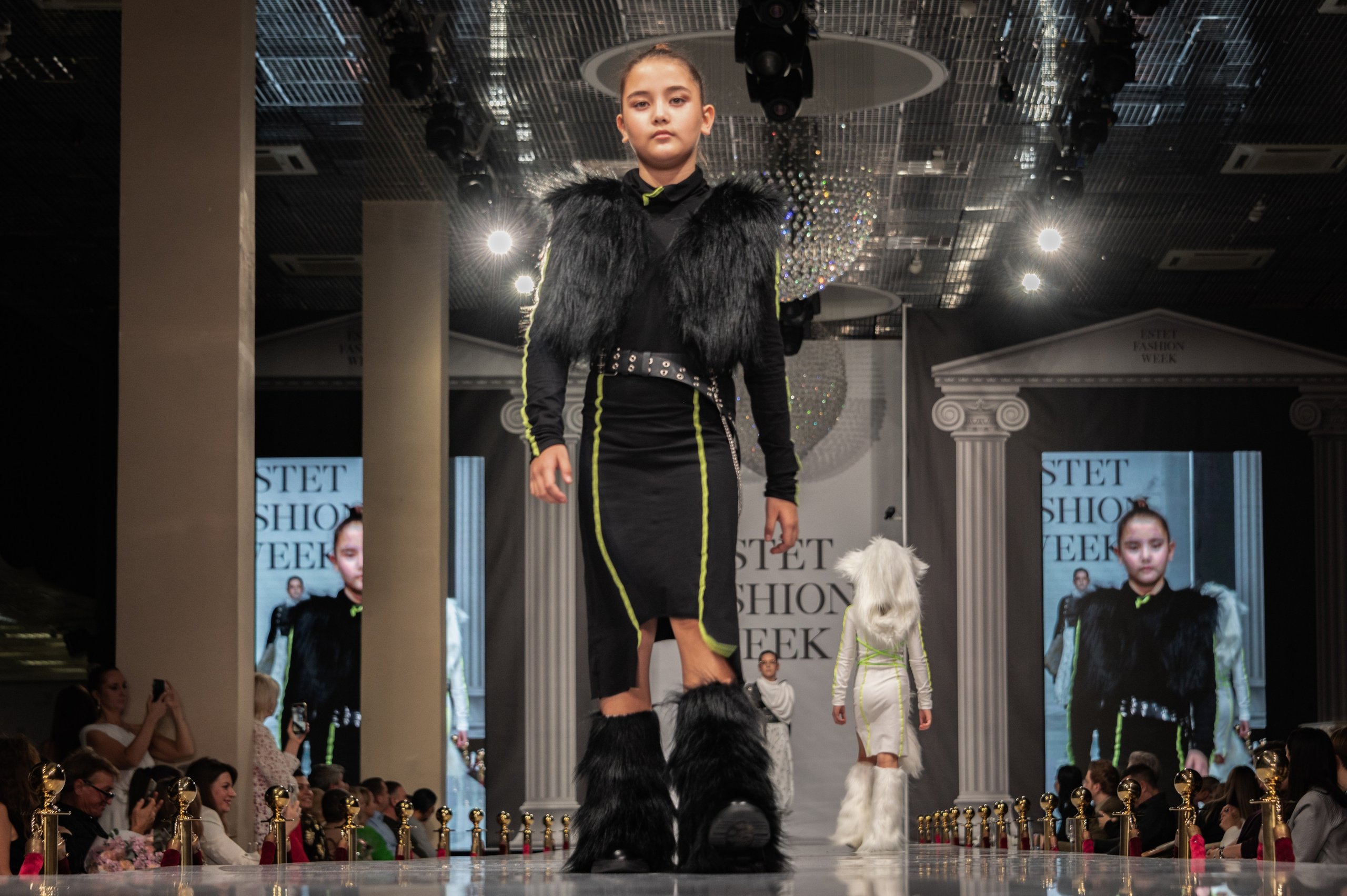 Estet Fashion Week-2023. Фотограф Роман Адлер