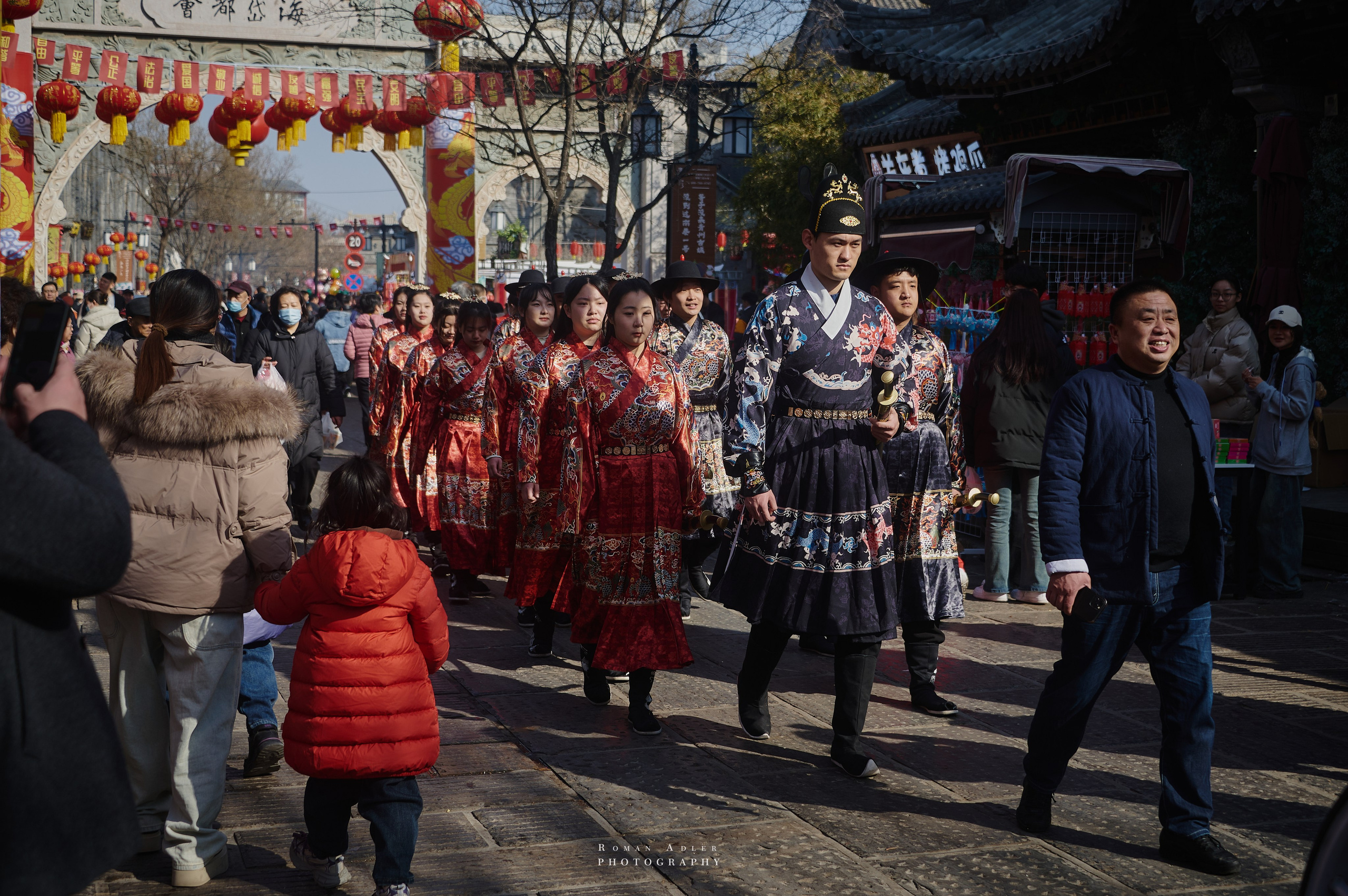 Новогодний парад в Цинчжоу. Китай. Фотограф Роман Адлер