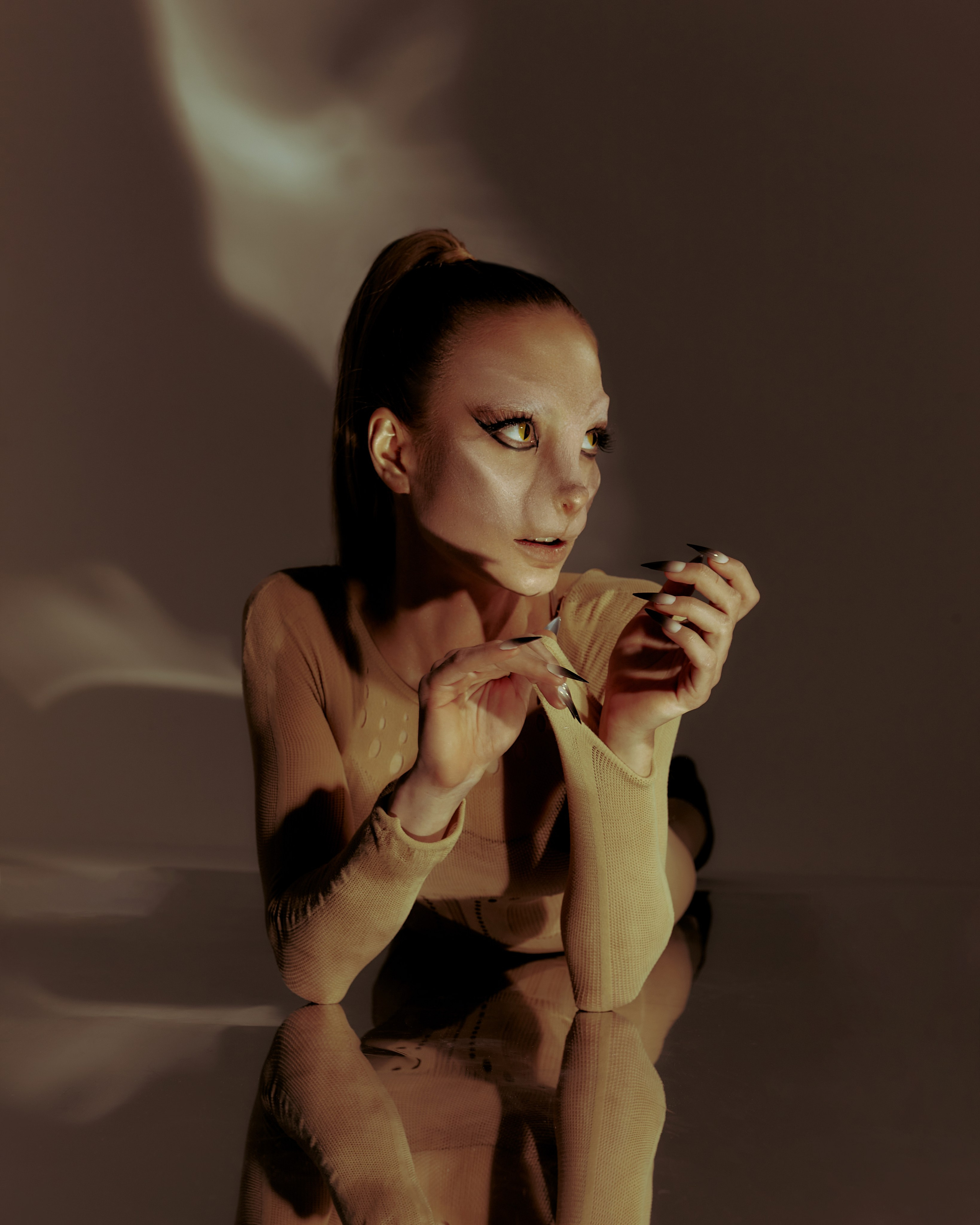 Cat Woman. Фотограф Sasha Saunder