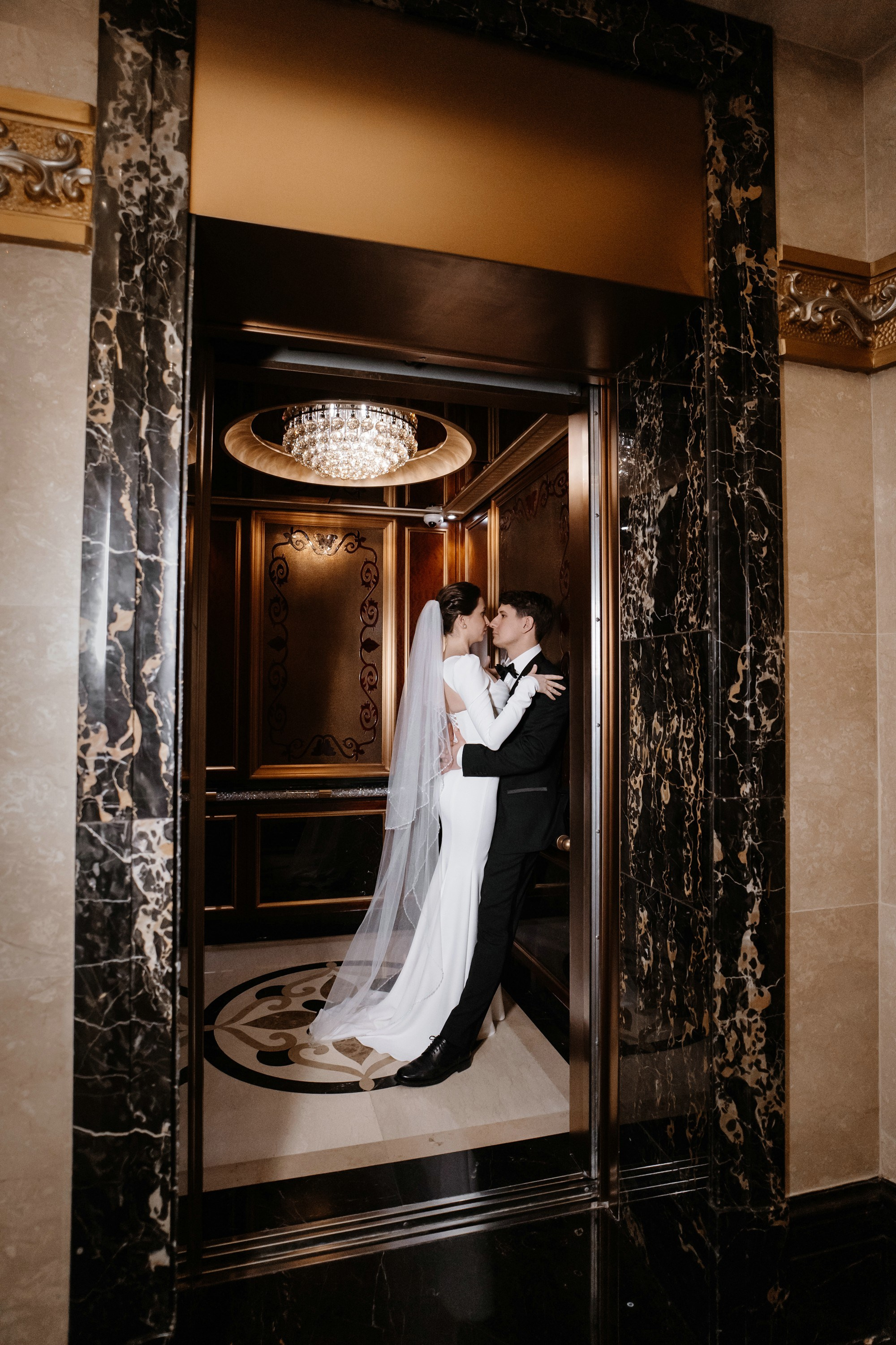 Фотосессия свадьбы в Lotte Plaza. Свадебный и семейный фотограф в Москве Светлана Зоткина