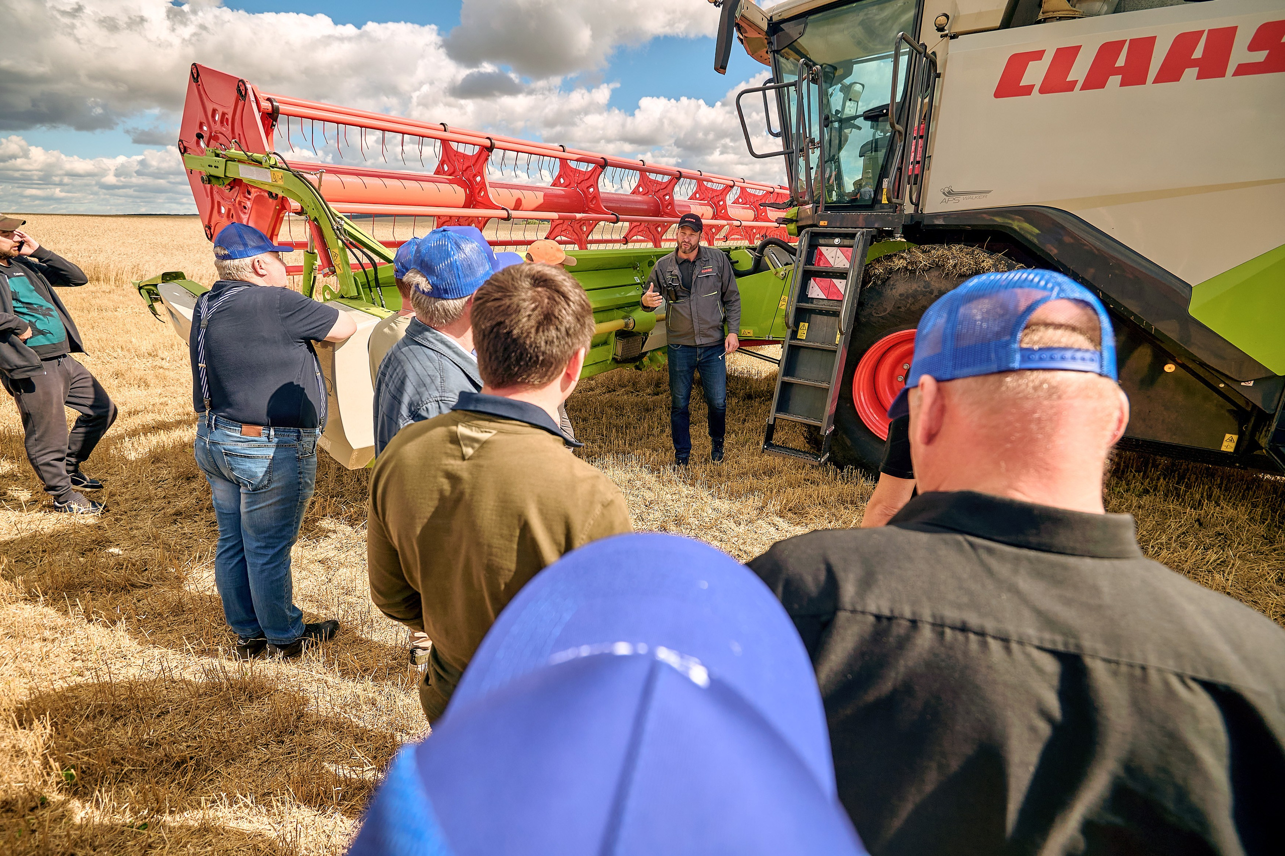 Портфолио репортажной фотосъёмки: сельхозтехника "Галактика". Фотограф Яковлев Роман — Красноярск