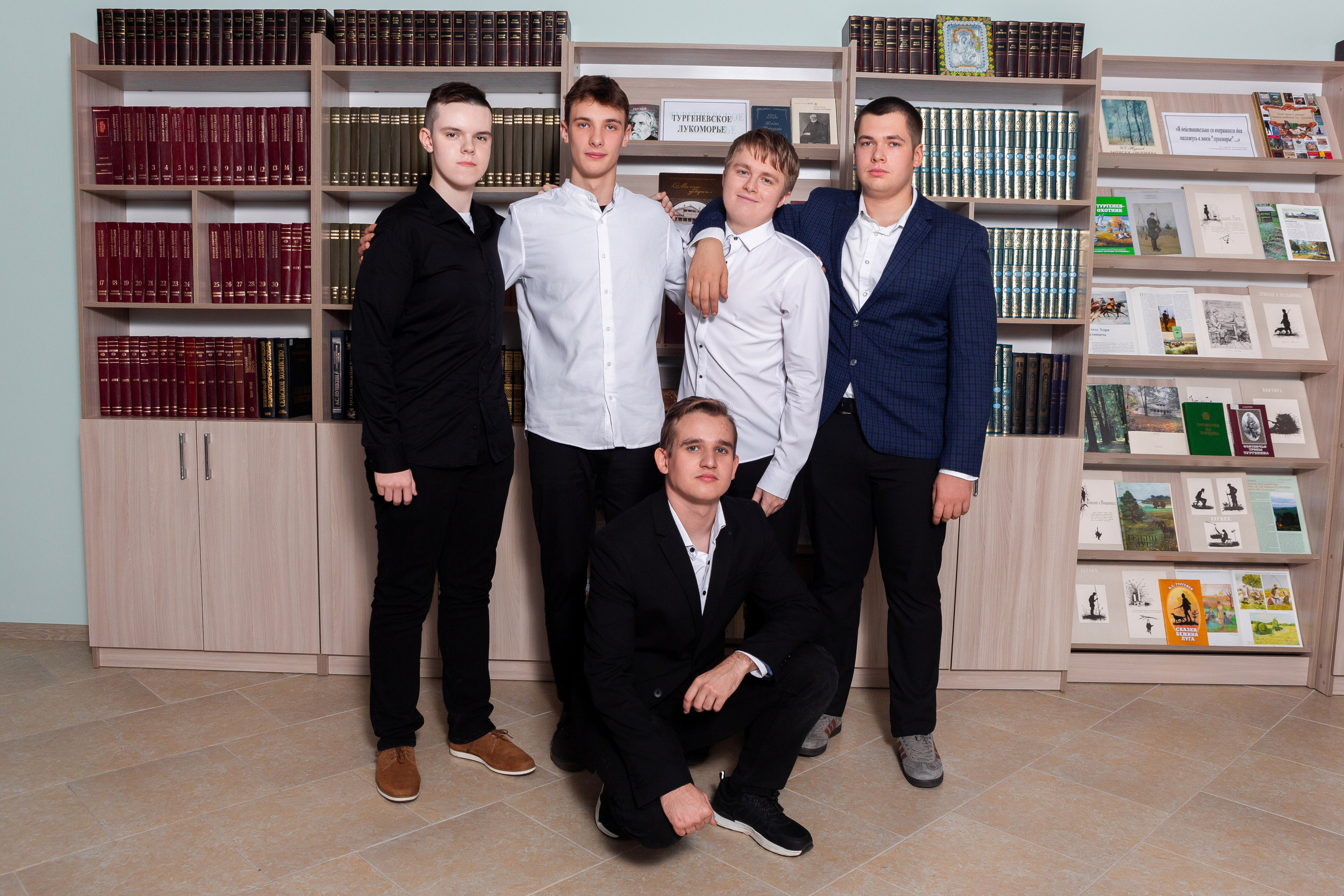 Съемка в библиотеке для 11 класса #2. Профессиональный фотограф в Мценске и Орловской области