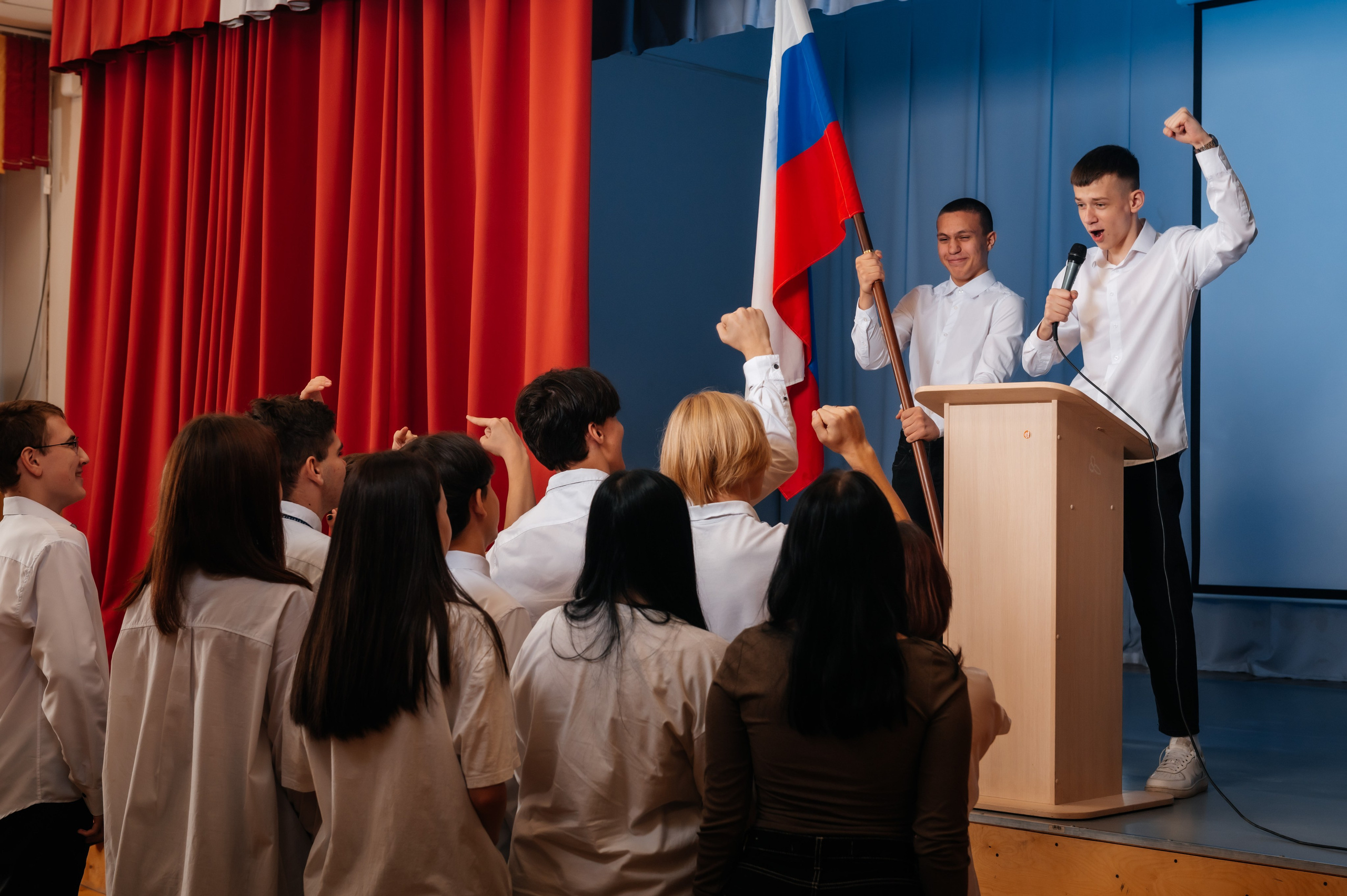 Старшие классы. Современные выпускные альбомы в Новосибирске