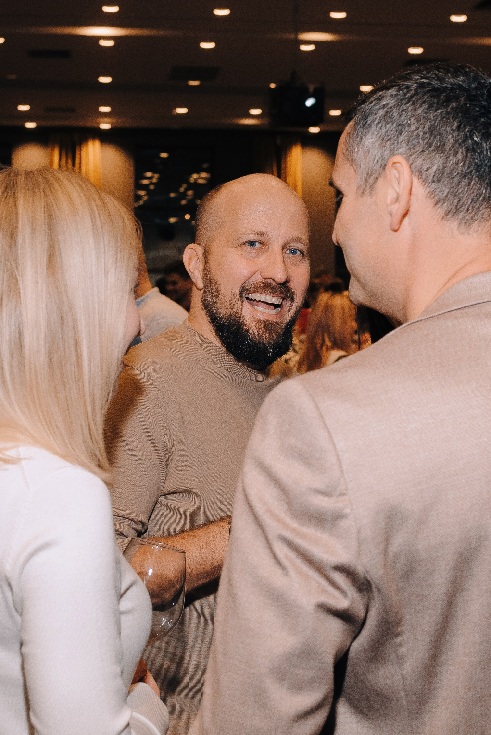 ФЕСТИВАЛЬ ВИНА И КРЕПКИХ НАПИТКОВ МАВТ-ВИНОТЕКА. Репортажный фотограф Зуев Роман г. Челябинск